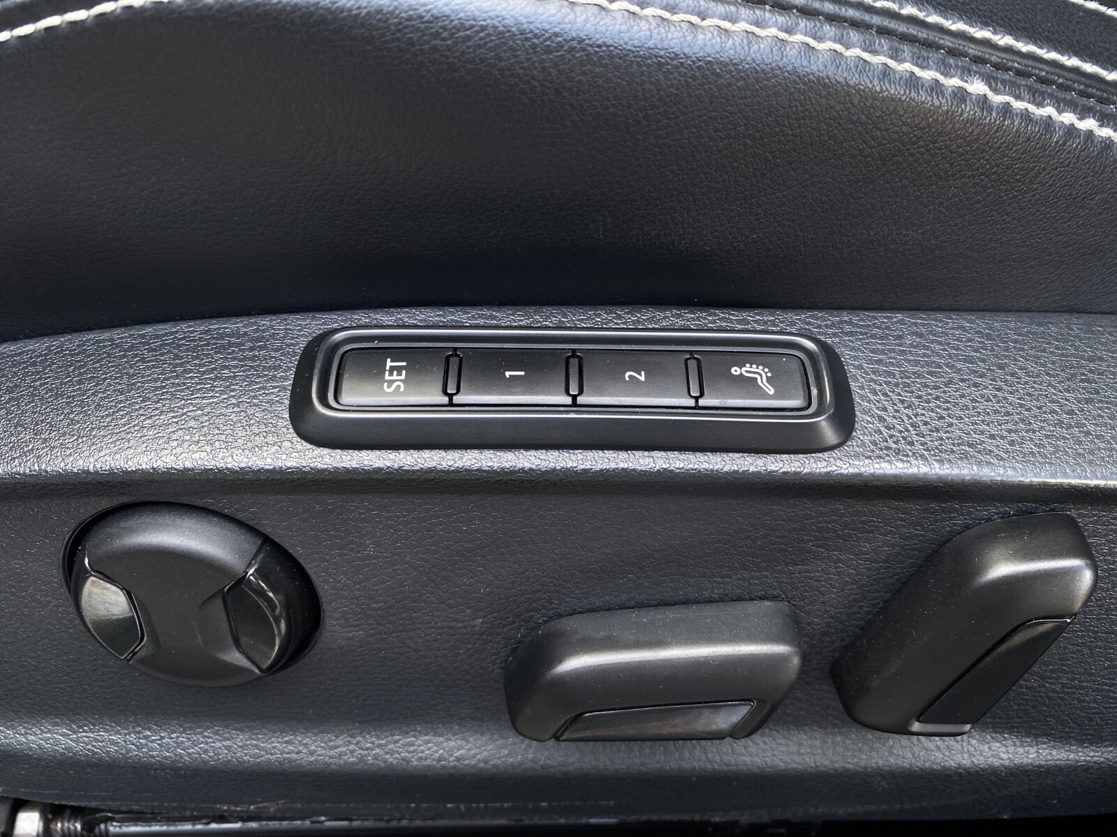 Volkswagen Passat Alltrack - zdjęcie 12
