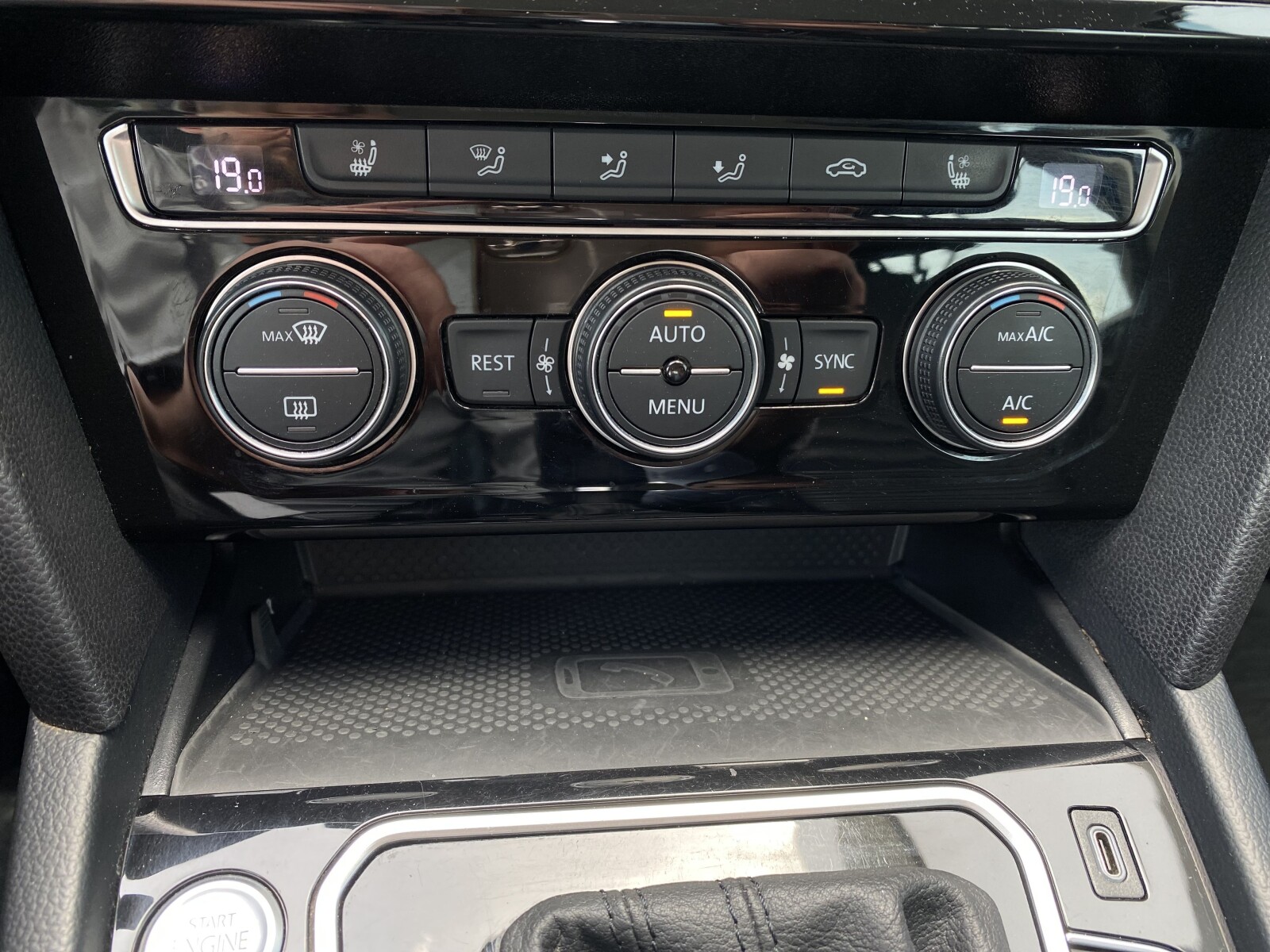 Volkswagen Passat Alltrack - zdjęcie 21