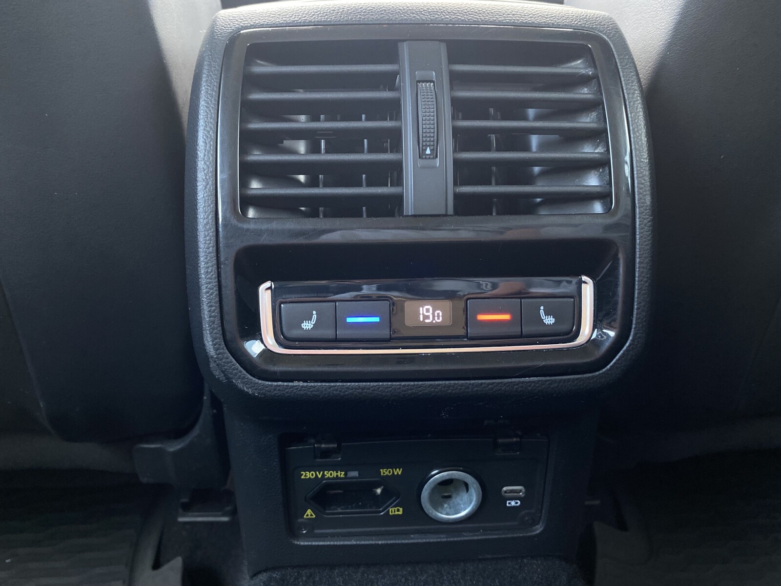 Volkswagen Passat Alltrack - zdjęcie 31