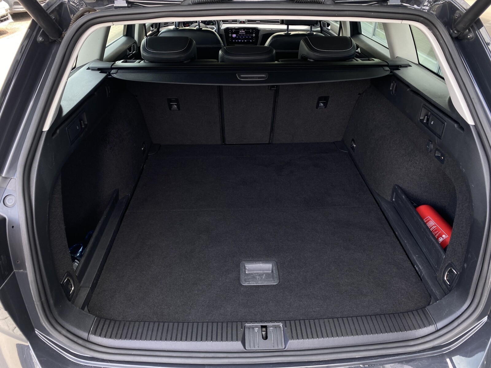 Volkswagen Passat Alltrack - zdjęcie 35