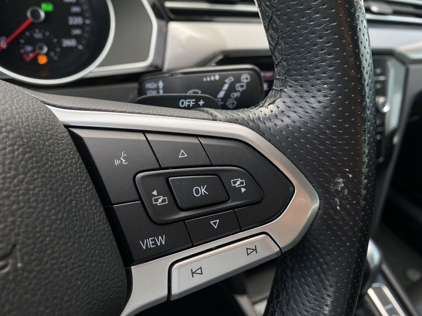 Volkswagen Passat Alltrack - zdjęcie 17