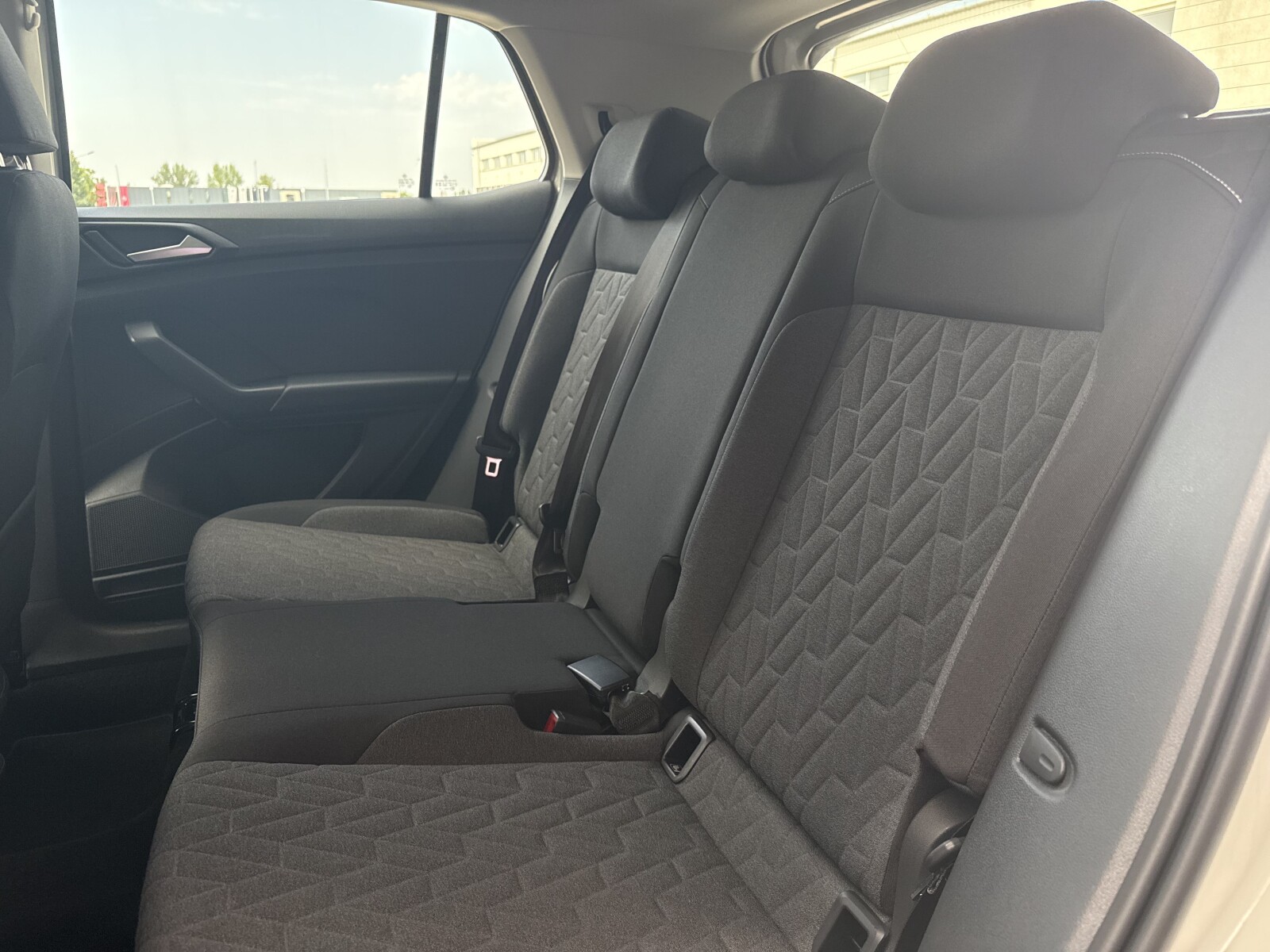 Volkswagen T-Cross - zdjęcie 24