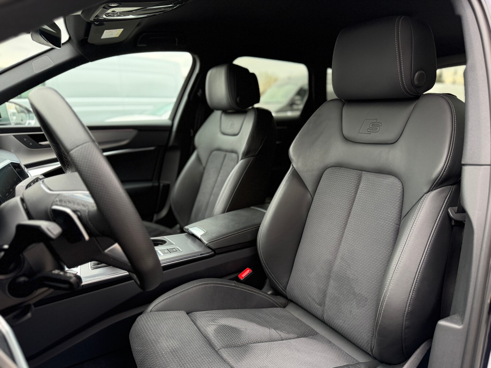 Audi S6 Avant - zdjęcie 19