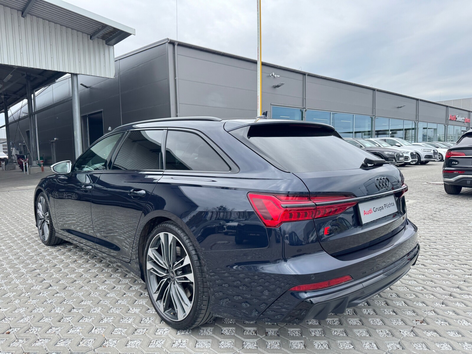 Audi S6 Avant - zdjęcie 9