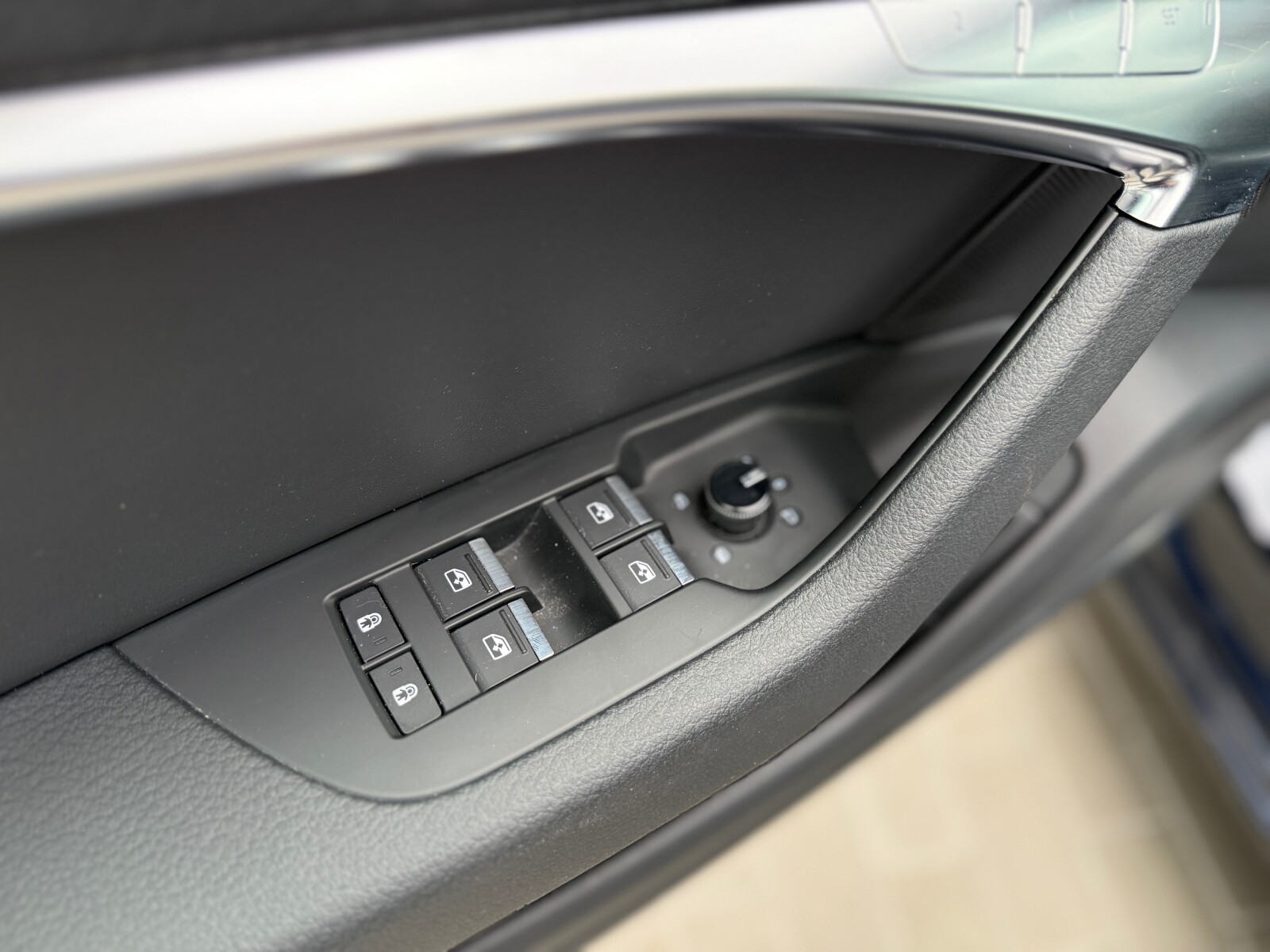 Audi S6 Avant - zdjęcie 17