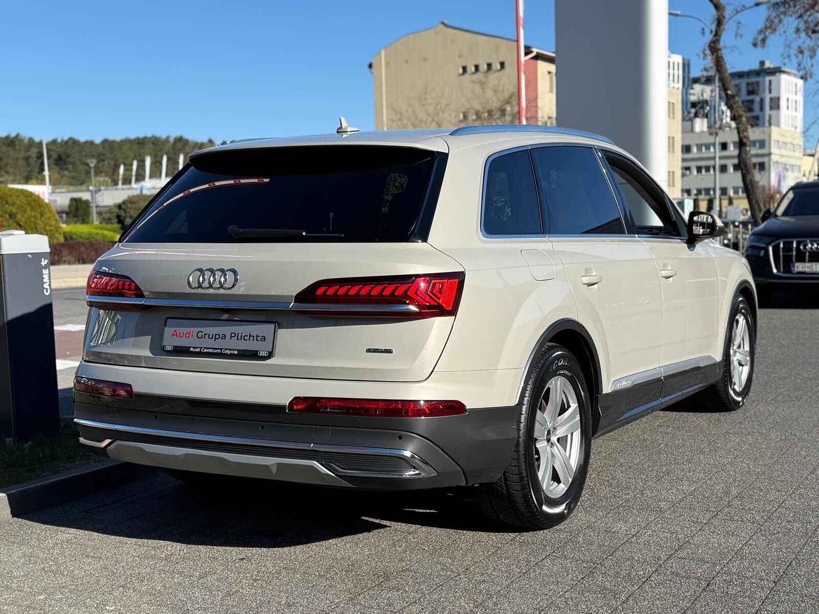 Audi Q7 - zdjęcie 10