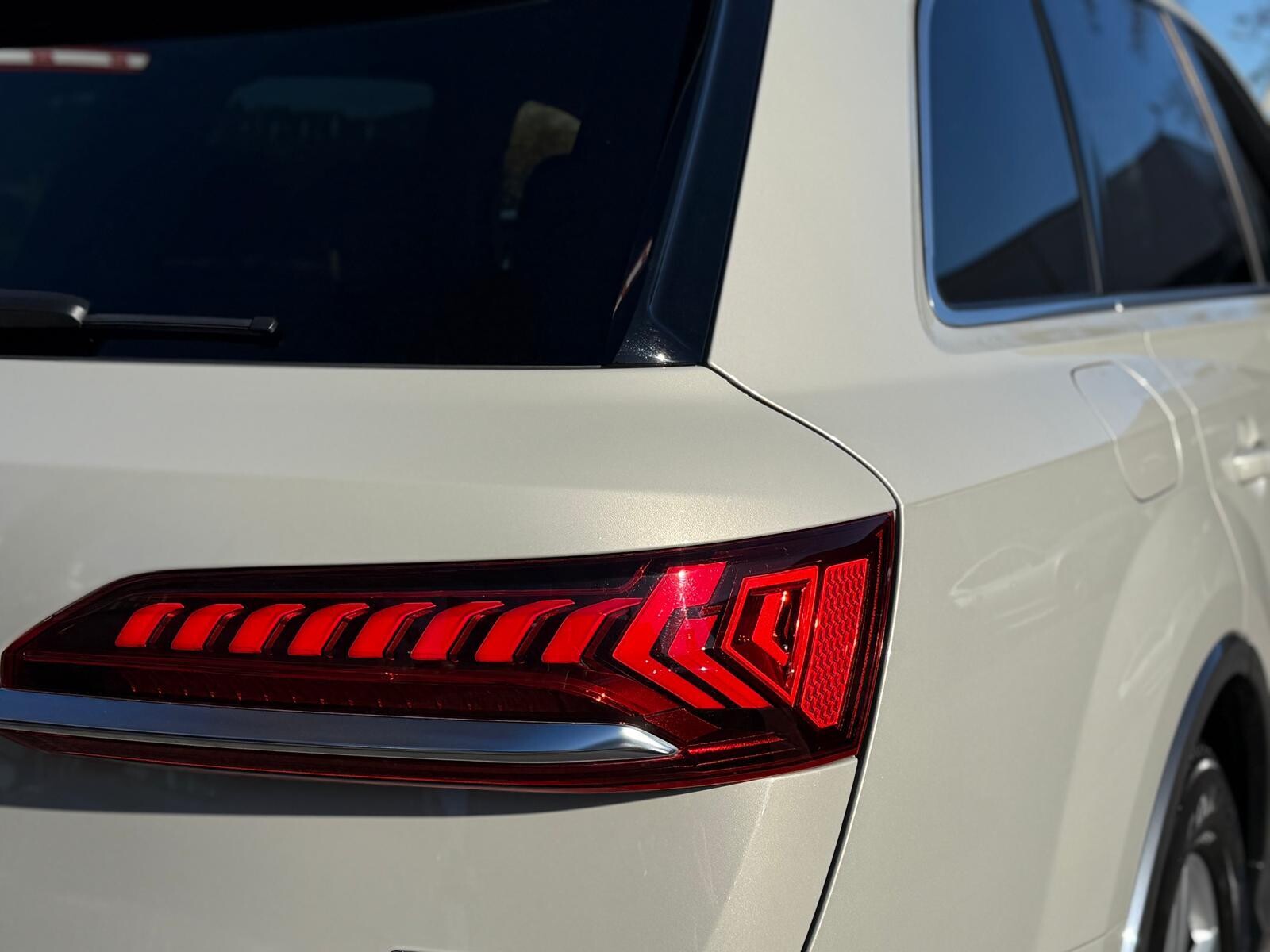 Audi Q7 - zdjęcie 11