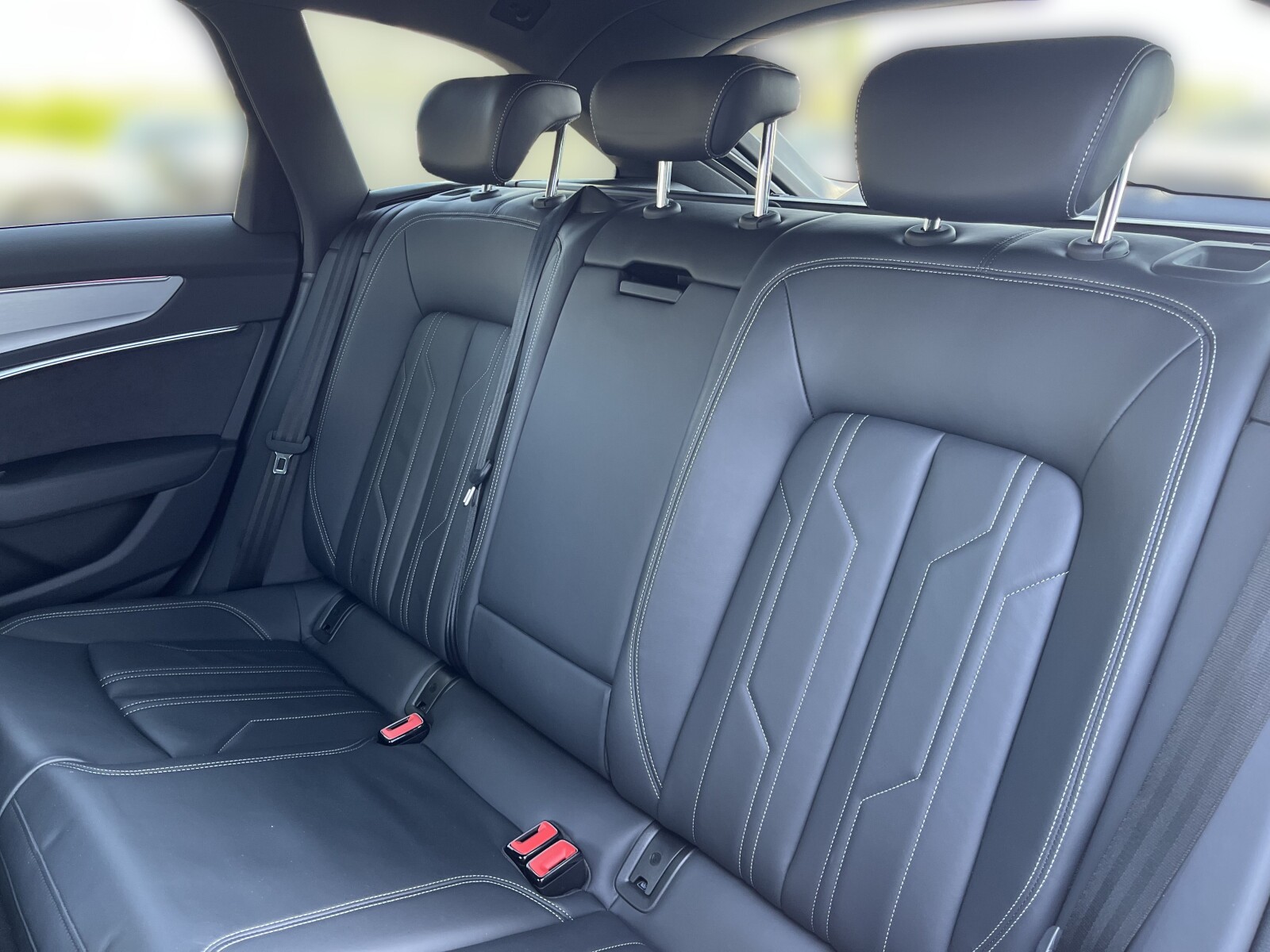 Audi A6 Avant - zdjęcie 14
