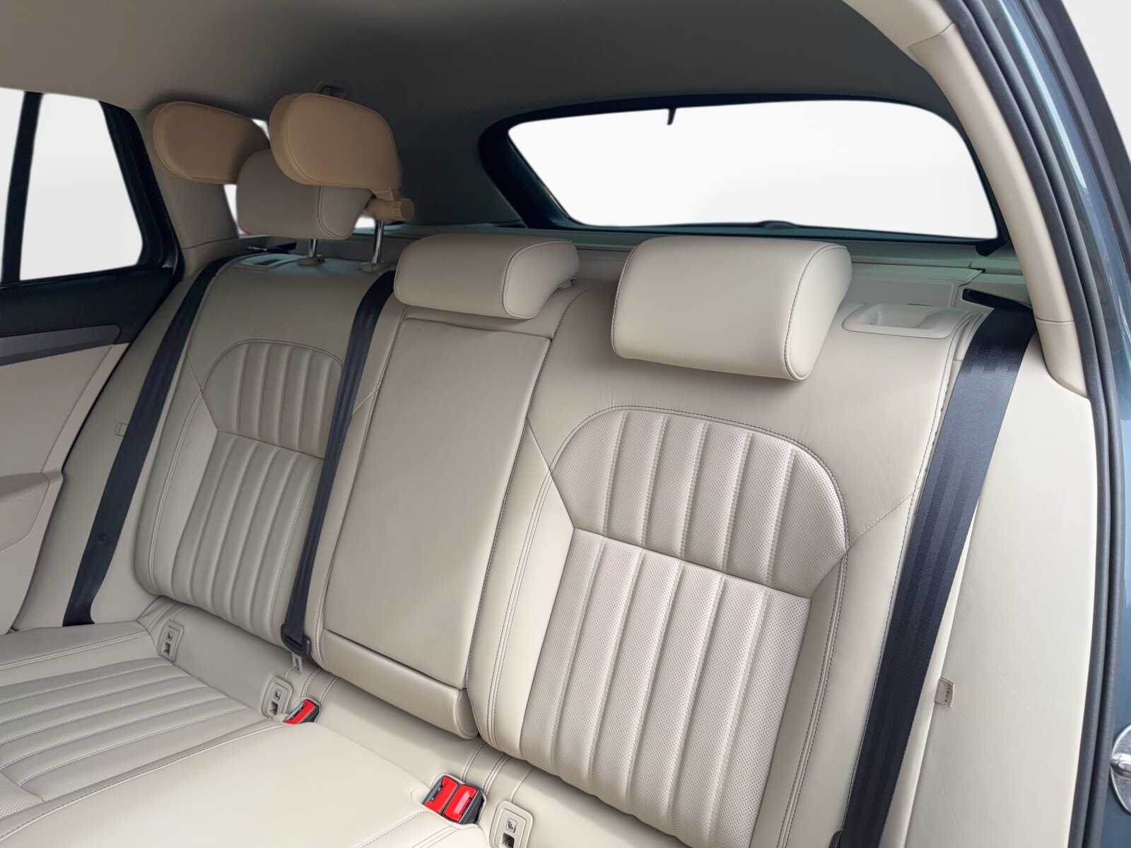 Škoda Superb Combi - zdjęcie 34