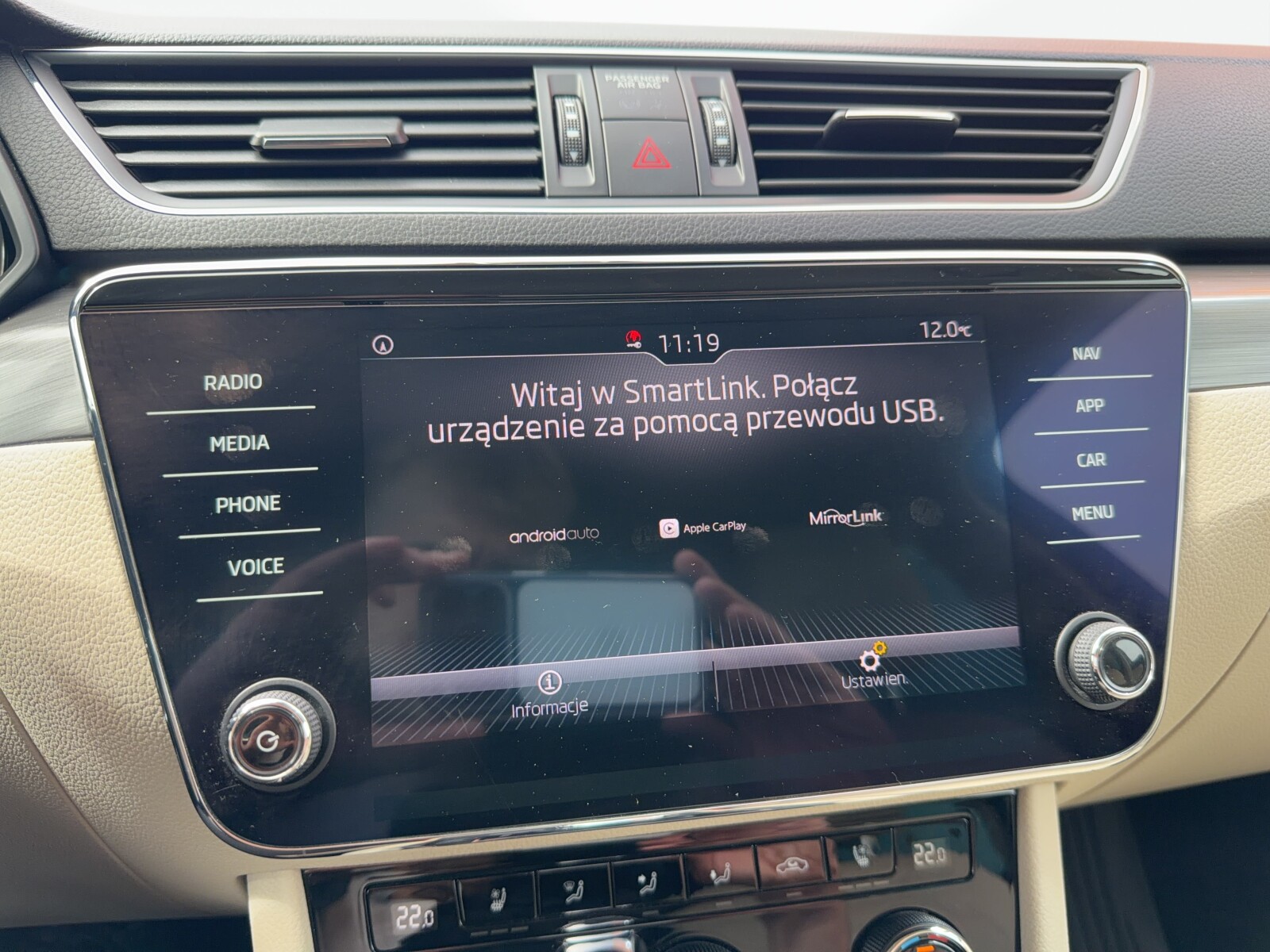 Škoda Superb Combi - zdjęcie 26