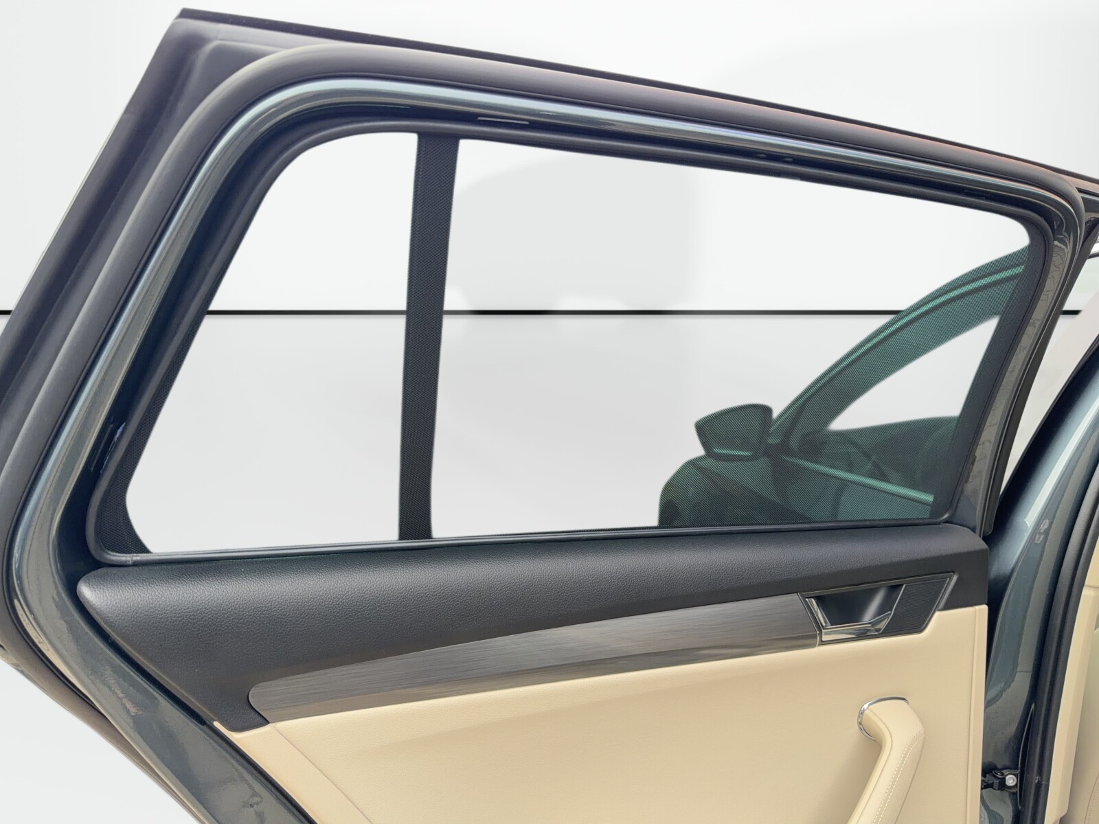 Škoda Superb Combi - zdjęcie 36