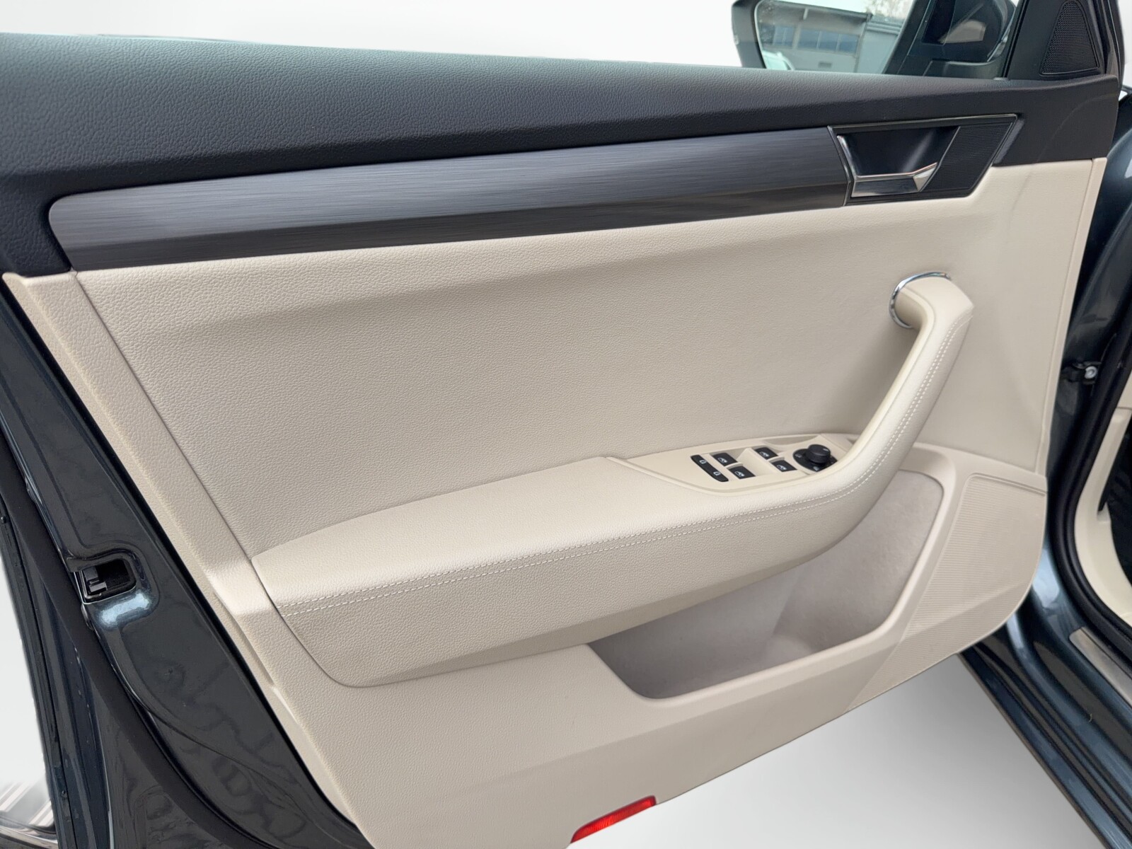 Škoda Superb Combi - zdjęcie 15