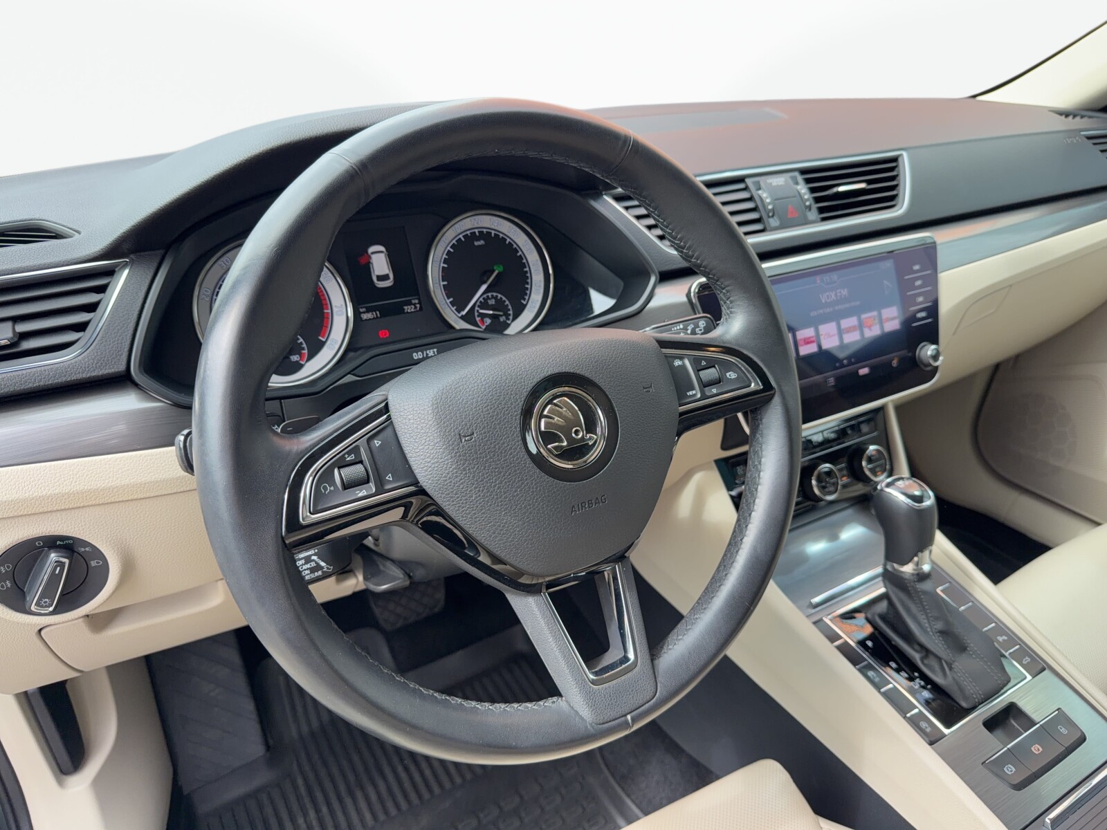 Škoda Superb Combi - zdjęcie 11