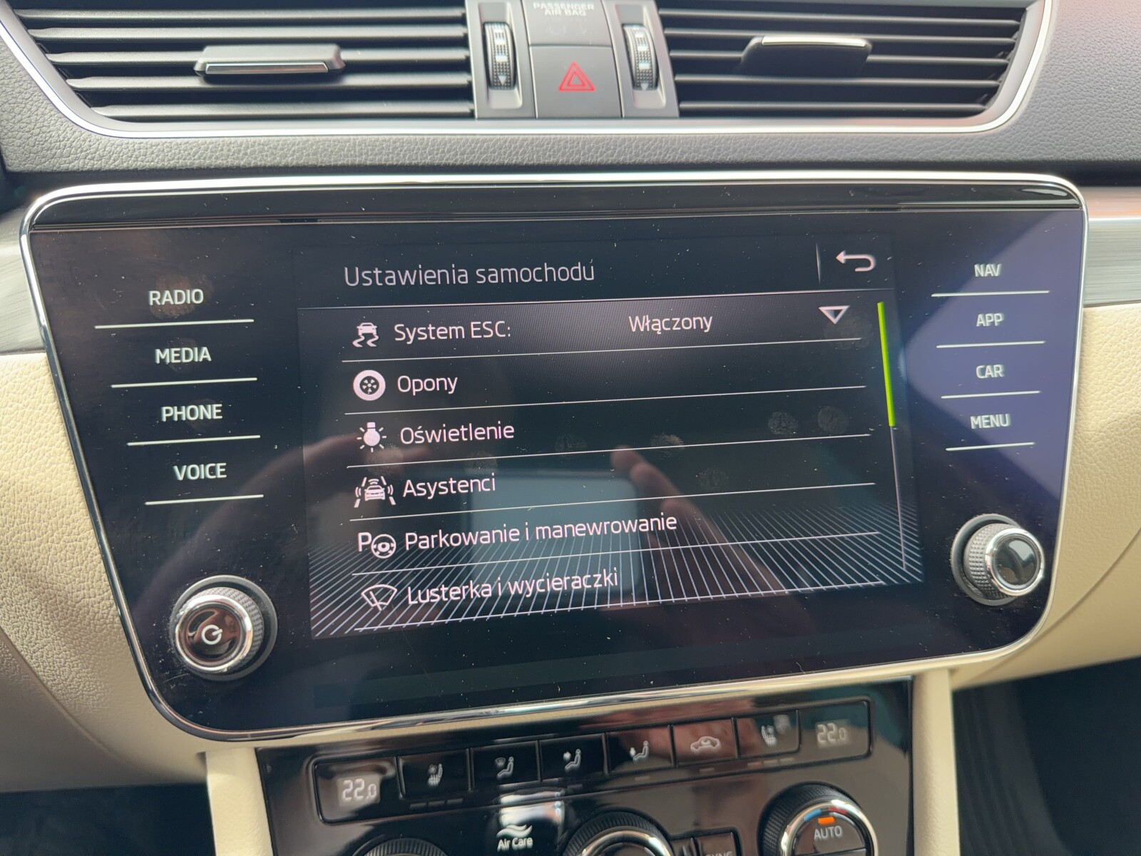 Škoda Superb Combi - zdjęcie 28