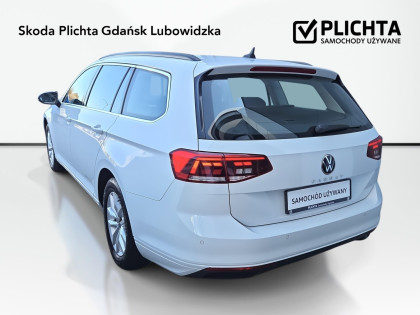 LED App-Connect Zujniki Parkowania Tempomat Isofix Front Assist FV23%