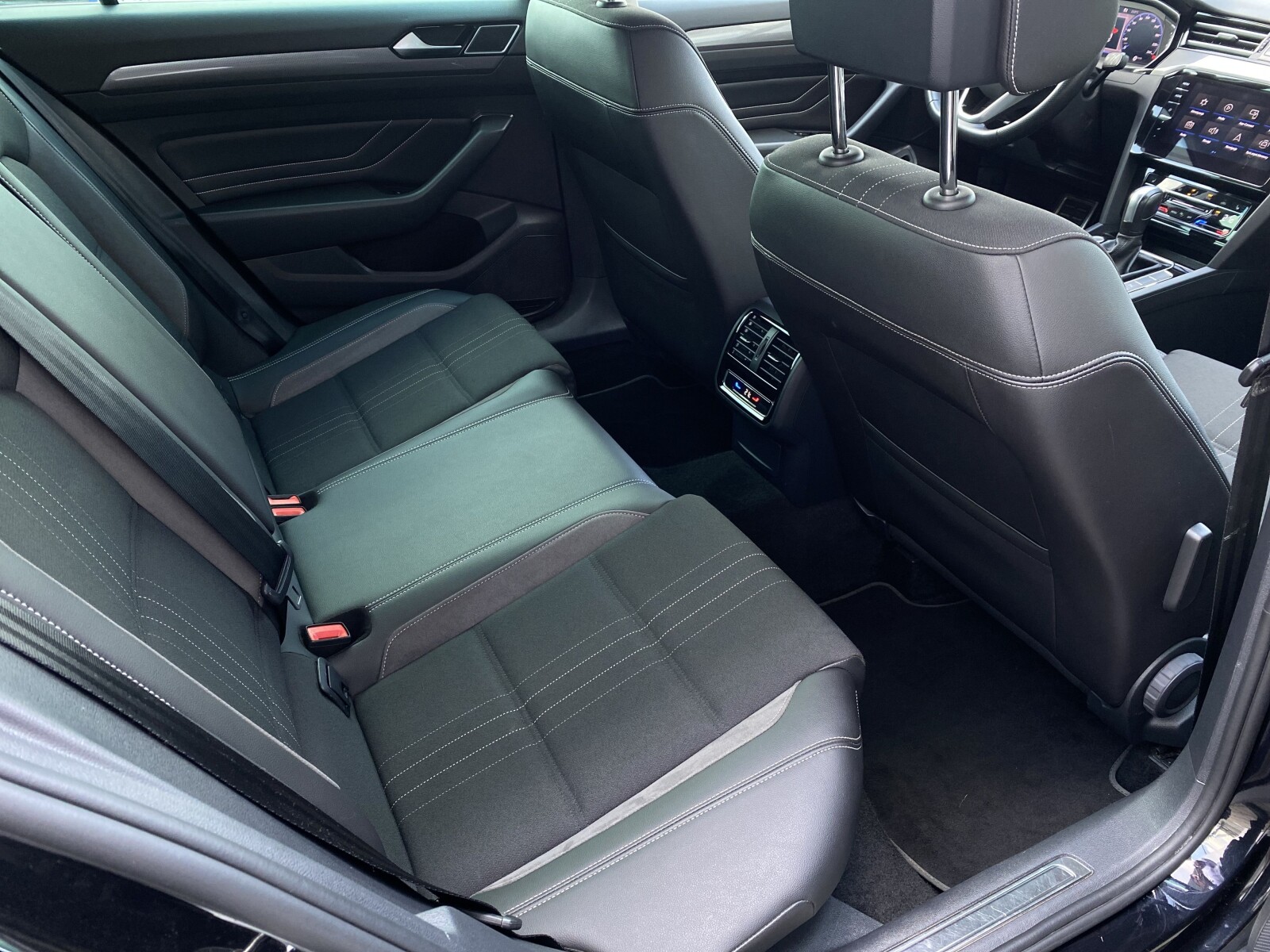 Volkswagen Passat Alltrack - zdjęcie 35