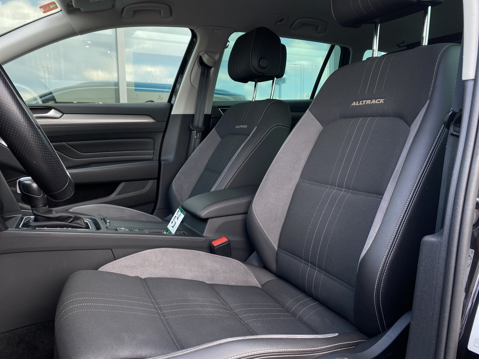 Volkswagen Passat Alltrack - zdjęcie 12