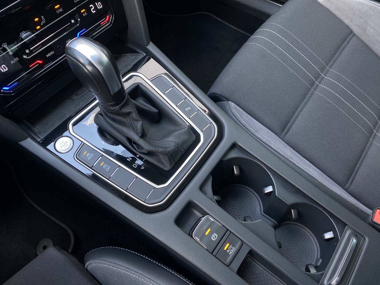 Volkswagen Passat Alltrack - zdjęcie 18