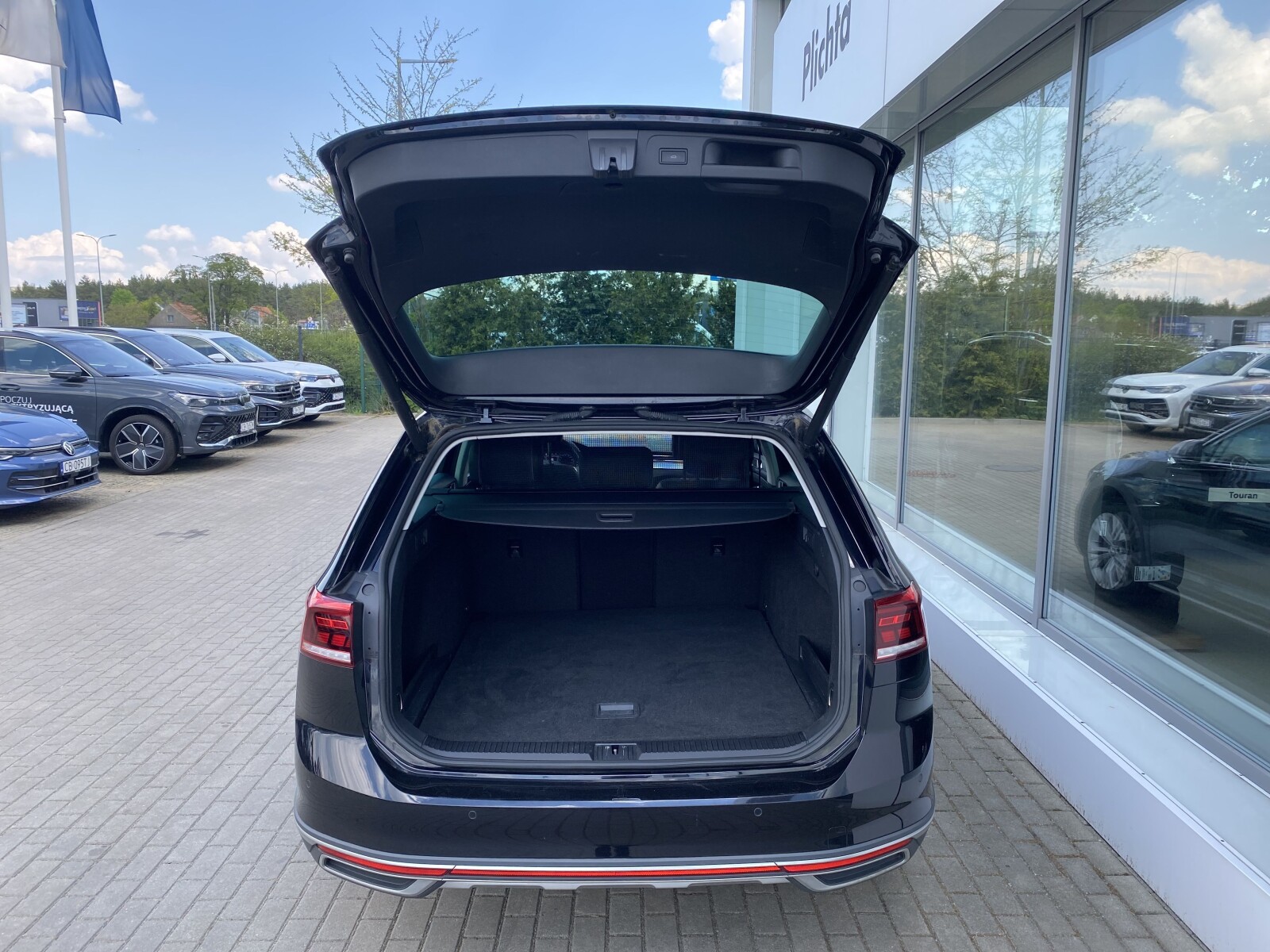 Volkswagen Passat Alltrack - zdjęcie 32