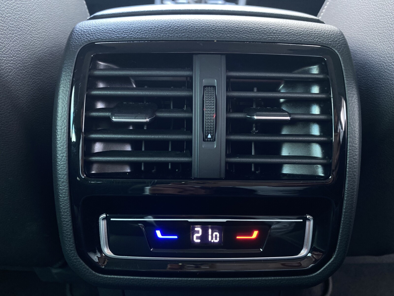 Volkswagen Passat Alltrack - zdjęcie 30