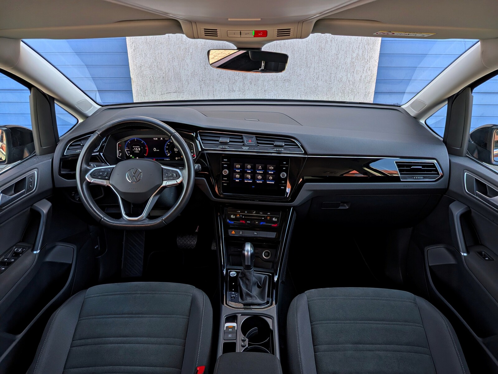 Volkswagen Touran - zdjęcie 15