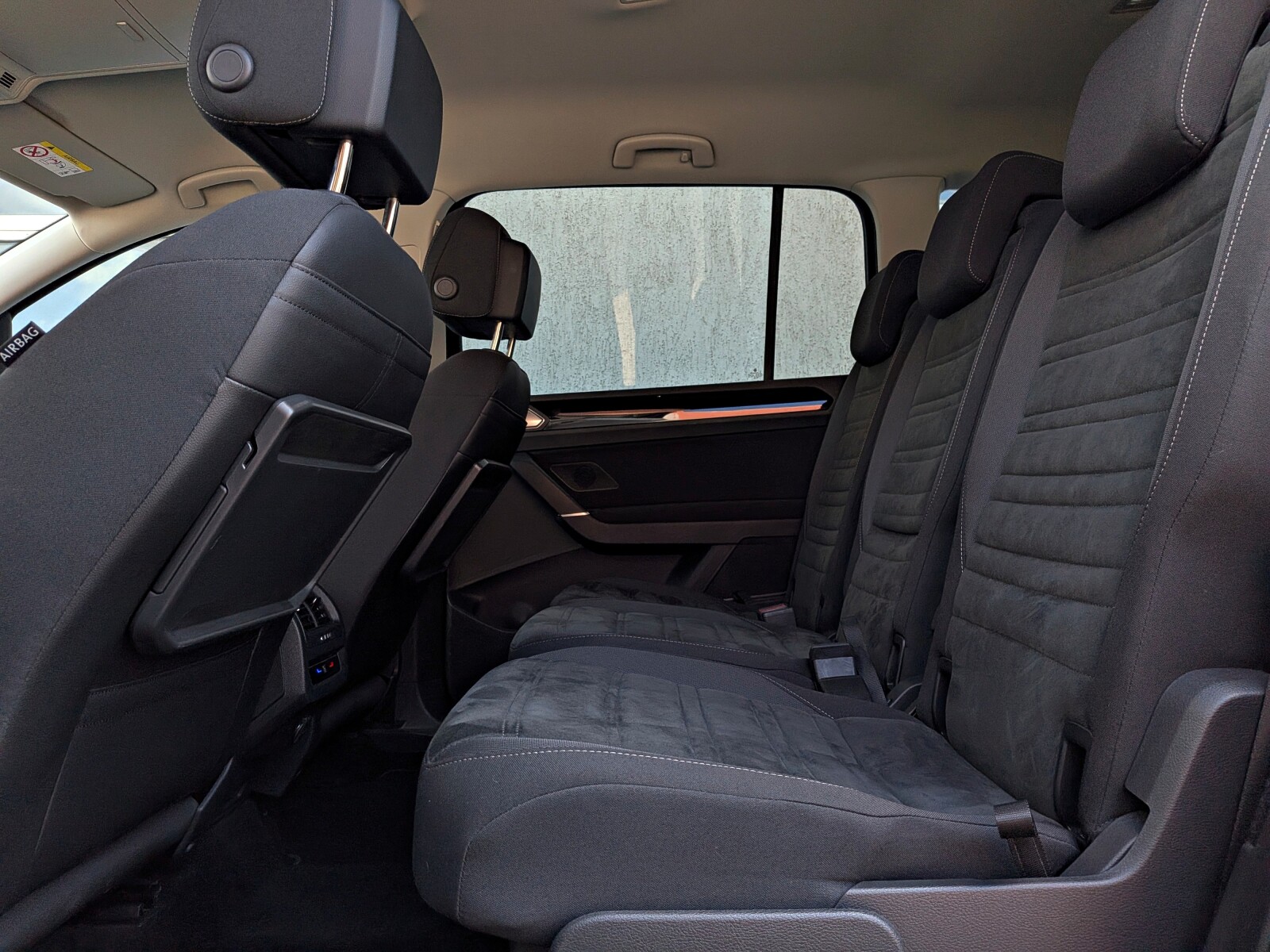 Volkswagen Touran - zdjęcie 10