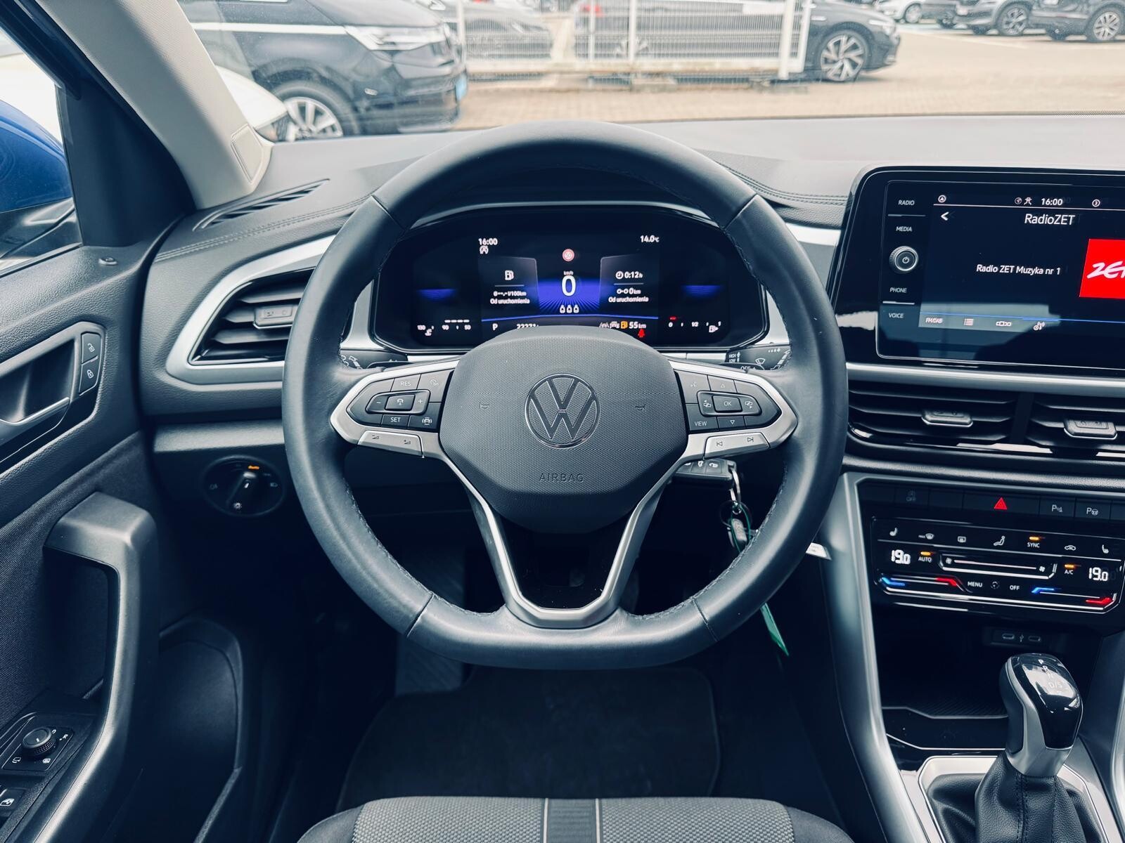 Volkswagen T-Roc - zdjęcie 19