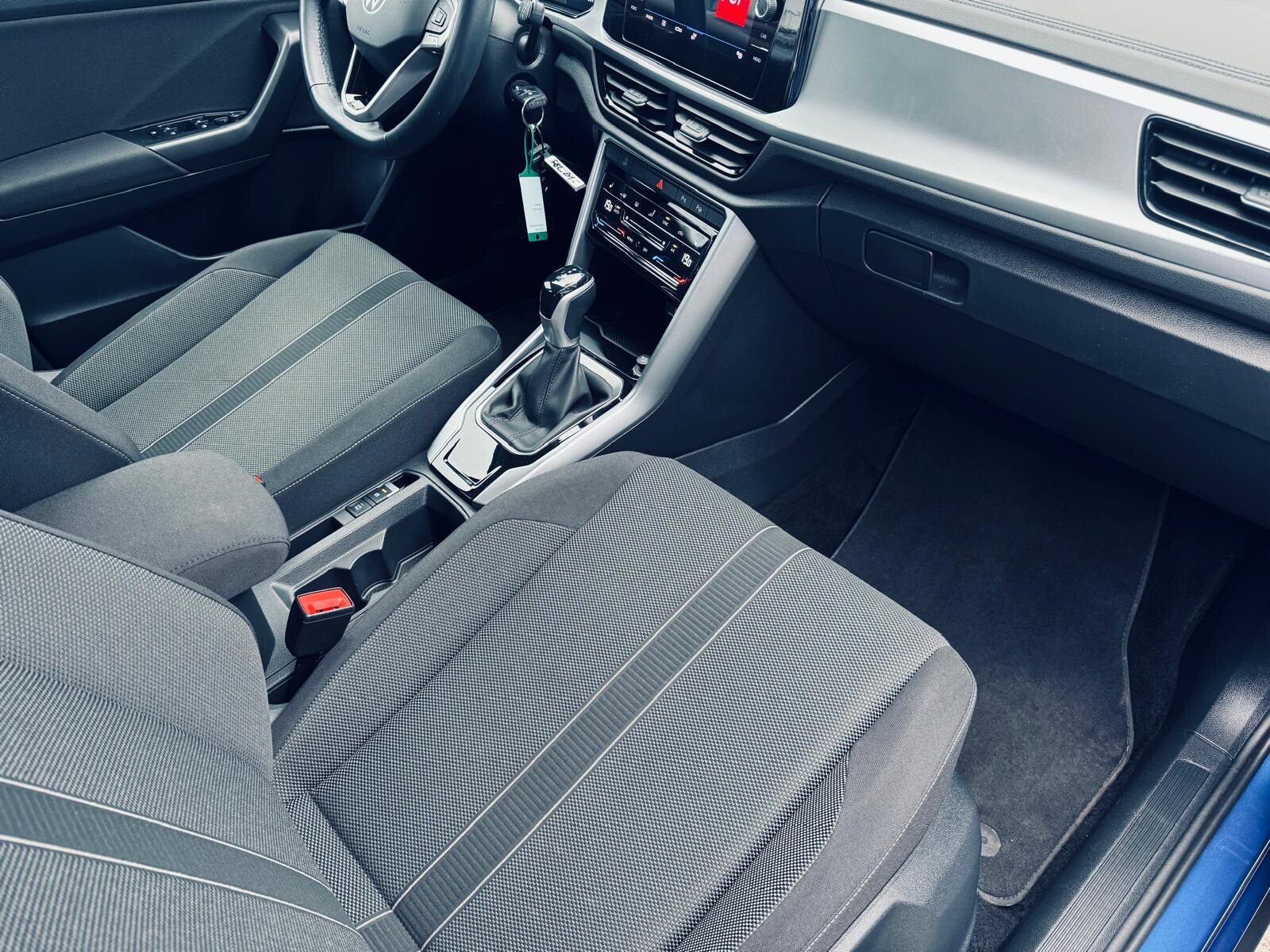 Volkswagen T-Roc - zdjęcie 15