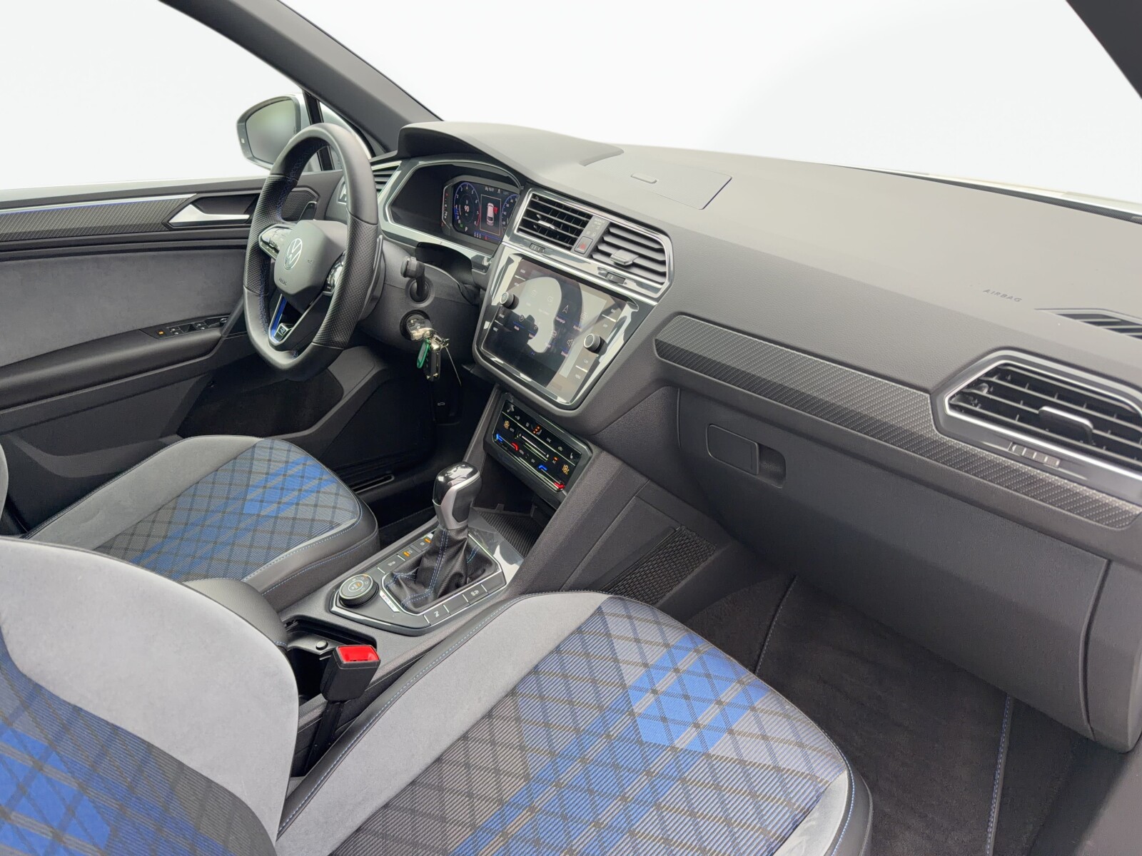 Volkswagen Tiguan - zdjęcie 18