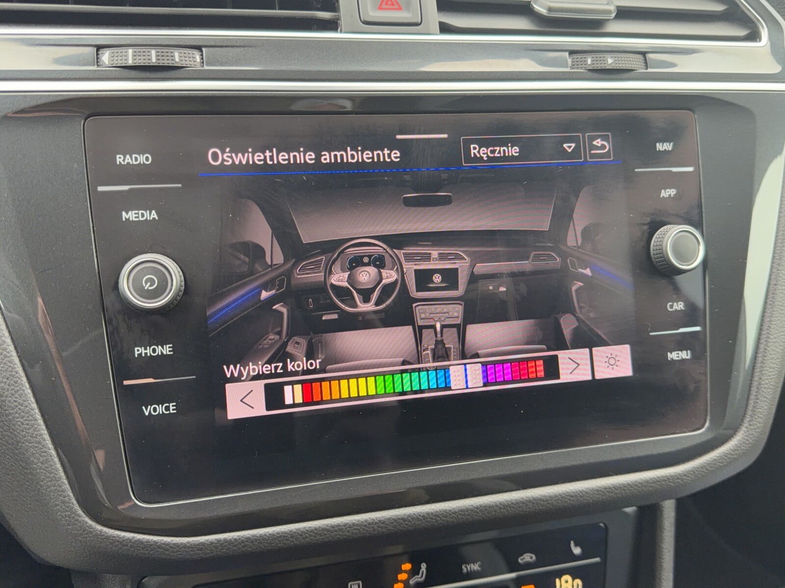 Volkswagen Tiguan - zdjęcie 32