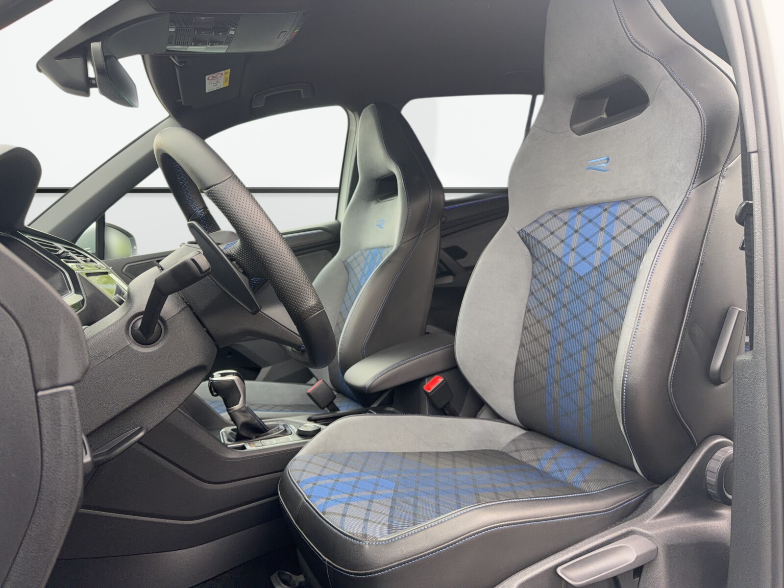 Volkswagen Tiguan - zdjęcie 10