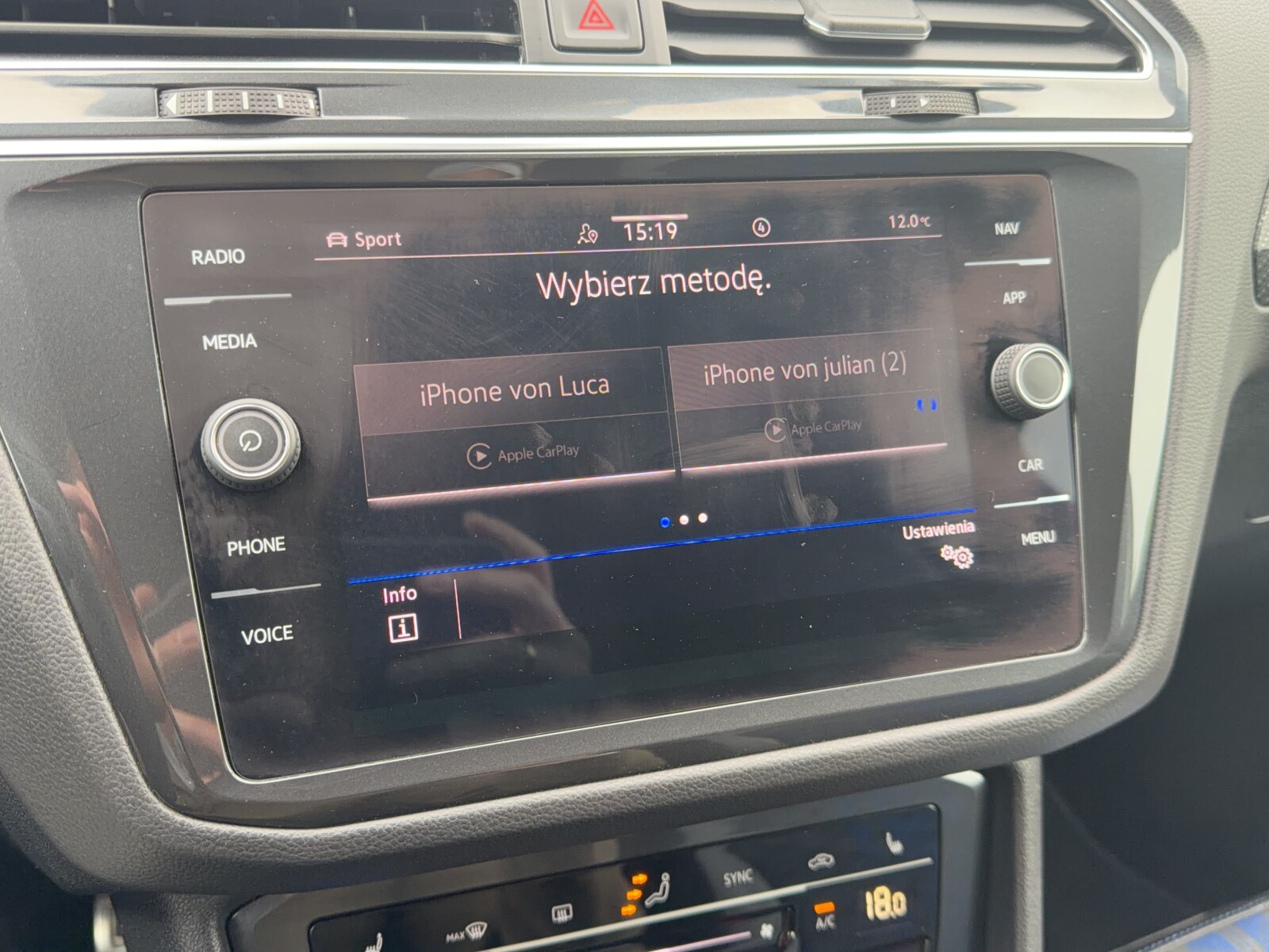 Volkswagen Tiguan - zdjęcie 30