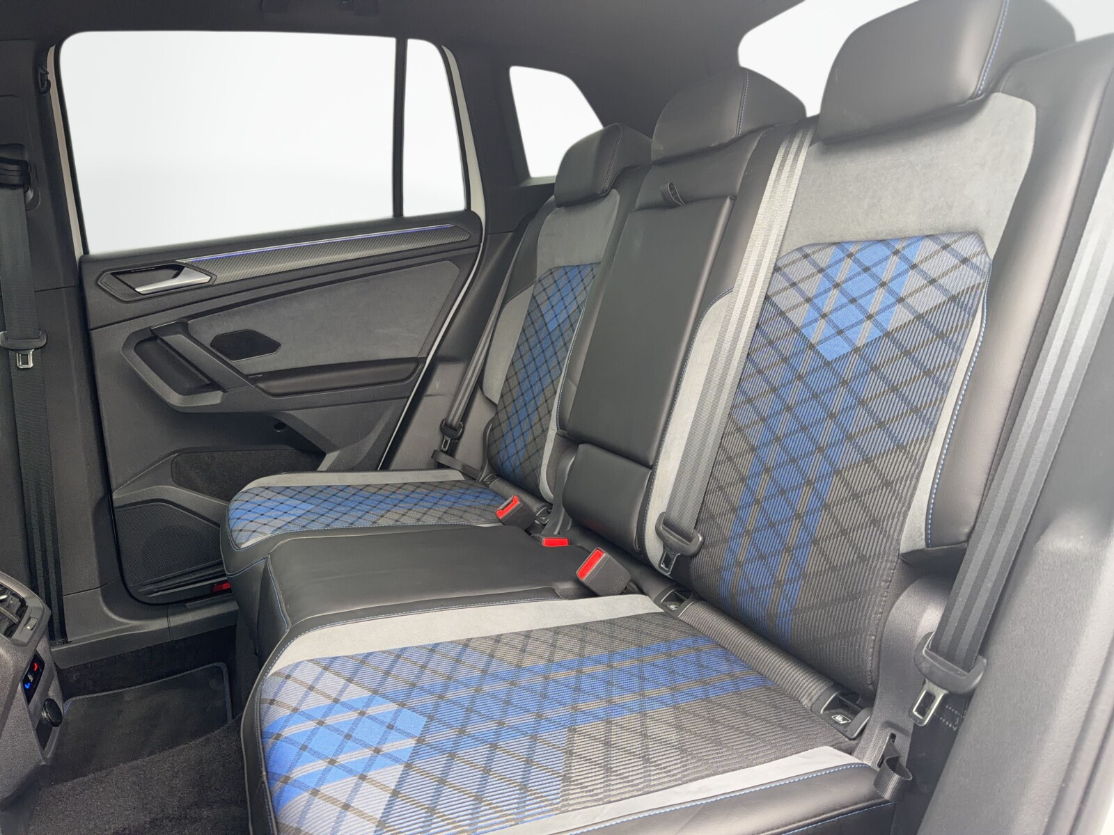 Volkswagen Tiguan - zdjęcie 13