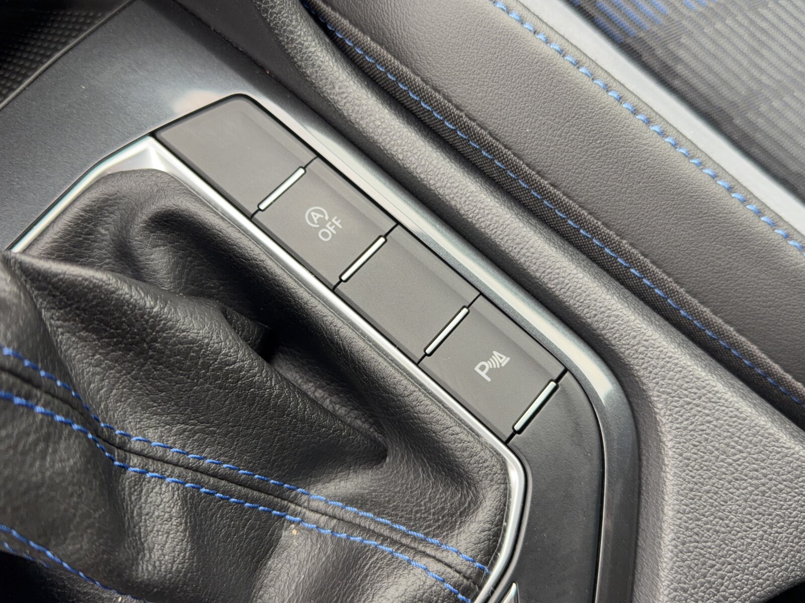 Volkswagen Tiguan - zdjęcie 26