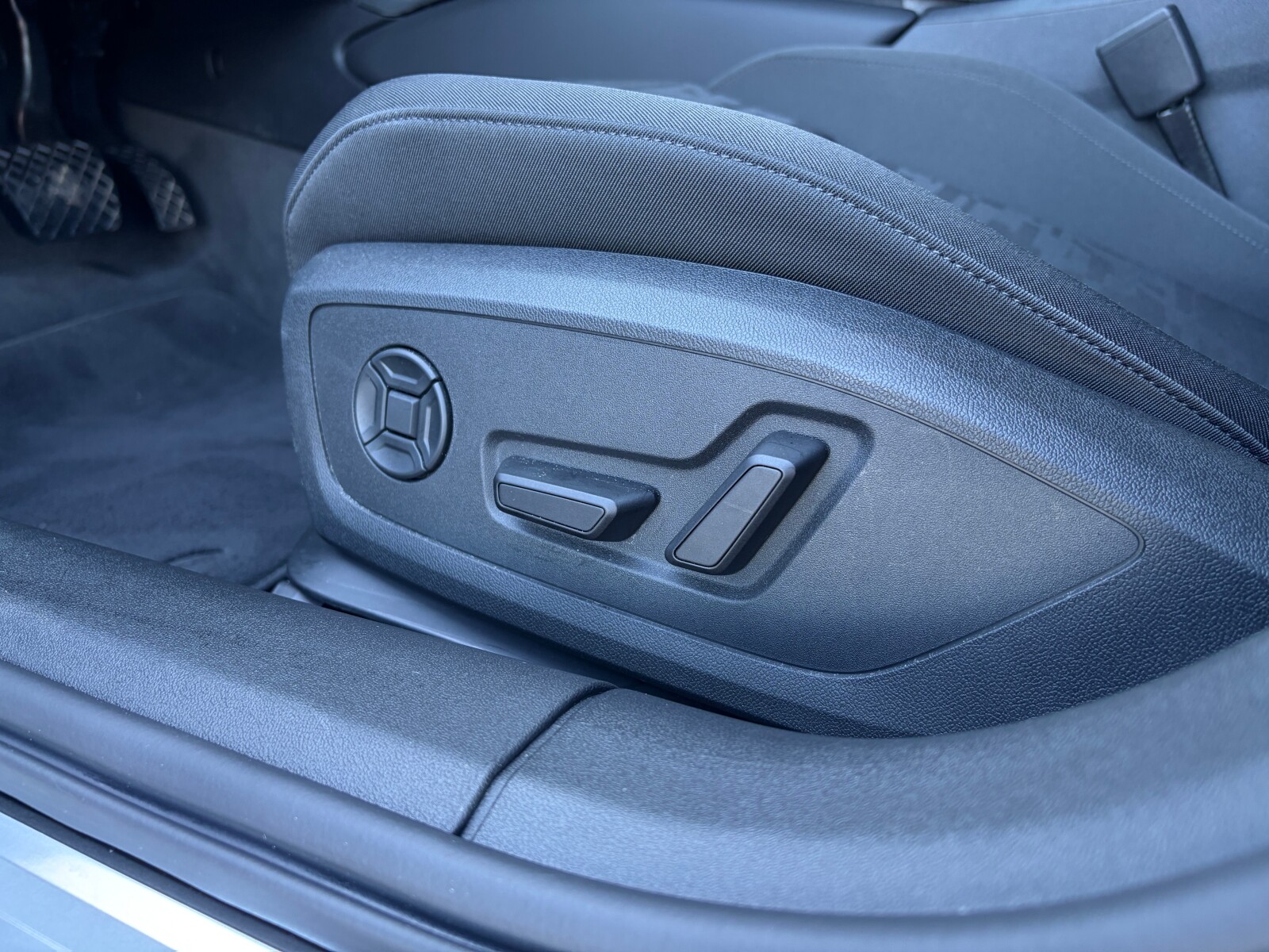 Audi A6 Avant - zdjęcie 12