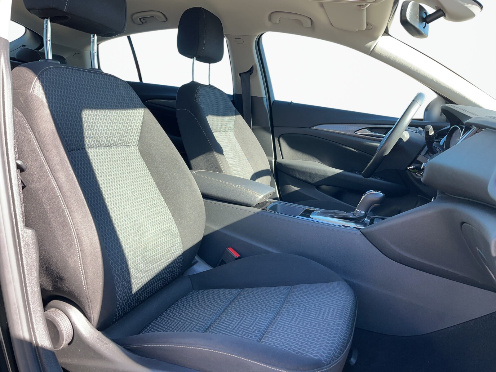 Opel Insignia - zdjęcie 21