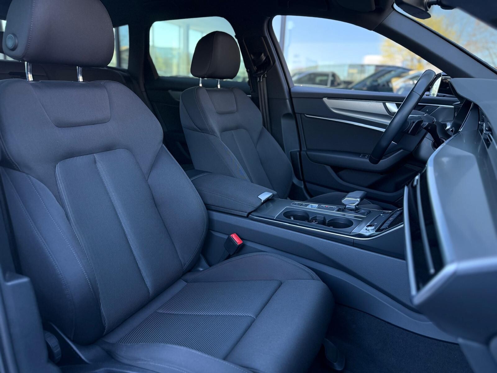 Audi A6 Avant - zdjęcie 21