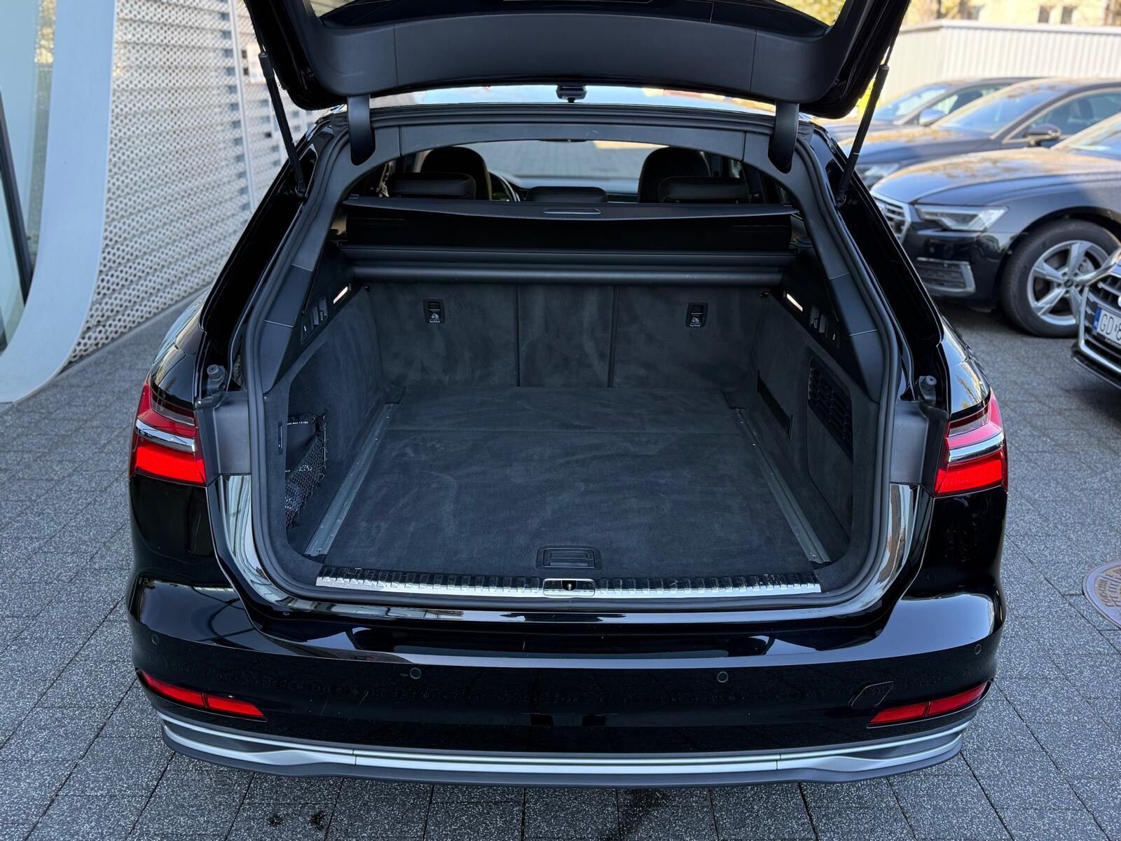 Audi A6 Avant - zdjęcie 11