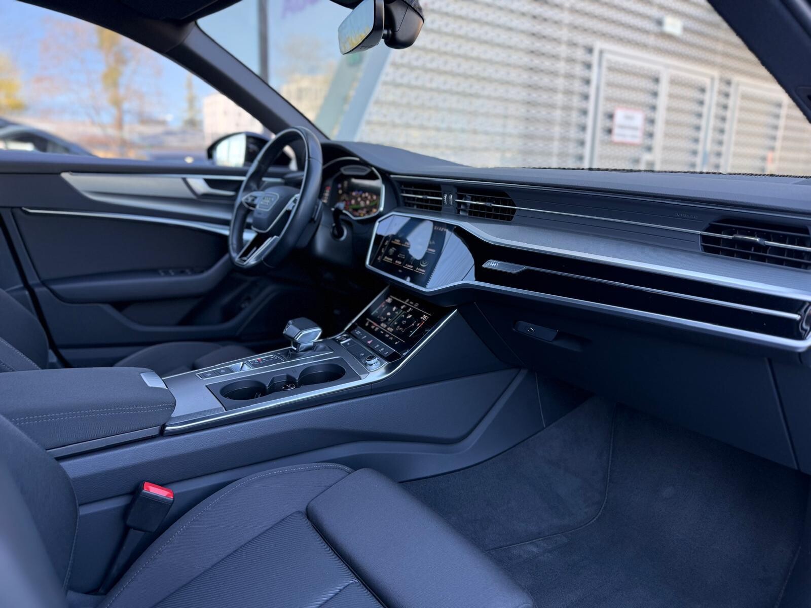 Audi A6 Avant - zdjęcie 22