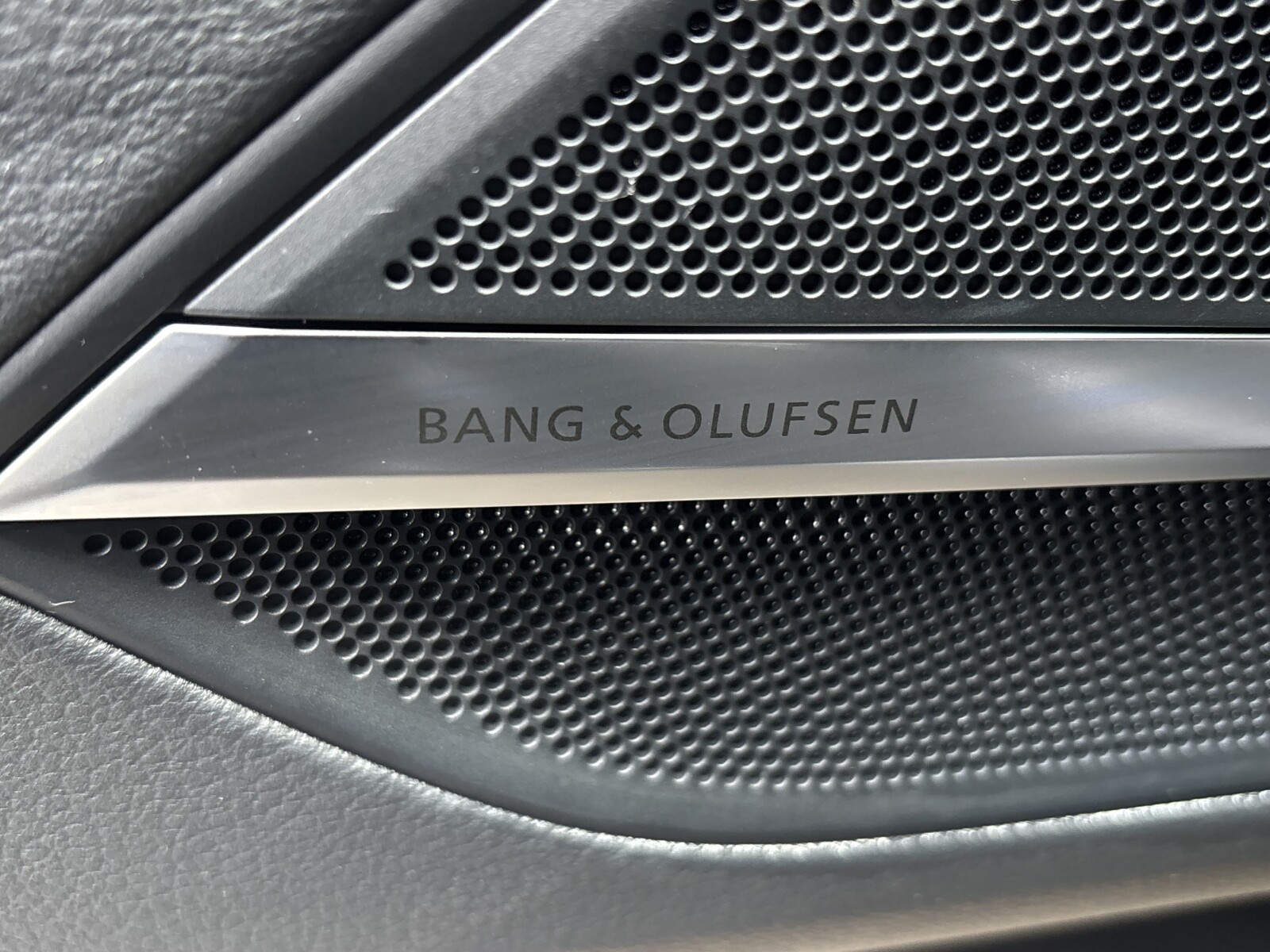 Audi A8 - zdjęcie 30