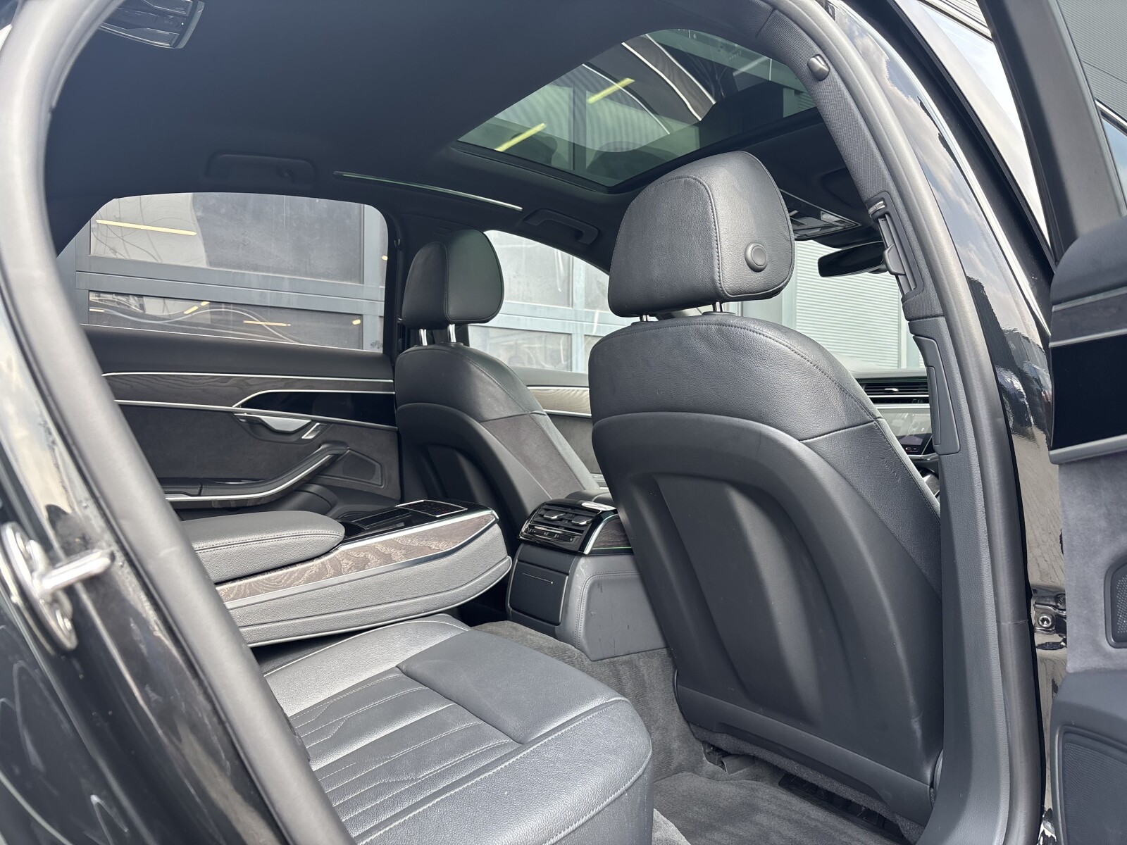 Audi A8 - zdjęcie 34