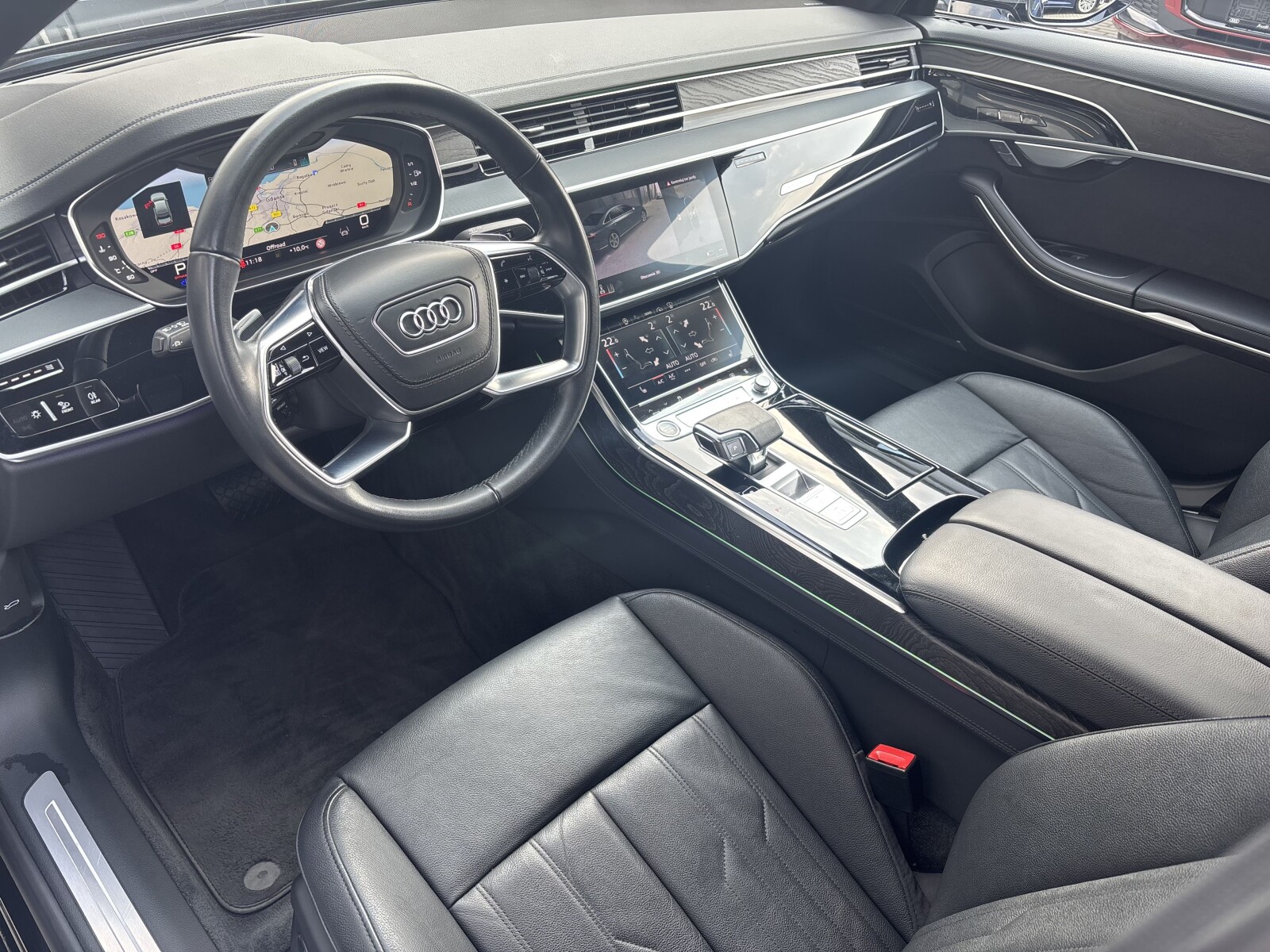 Audi A8 - zdjęcie 16