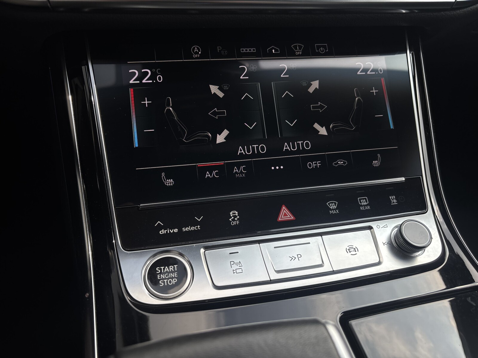 Audi A8 - zdjęcie 17