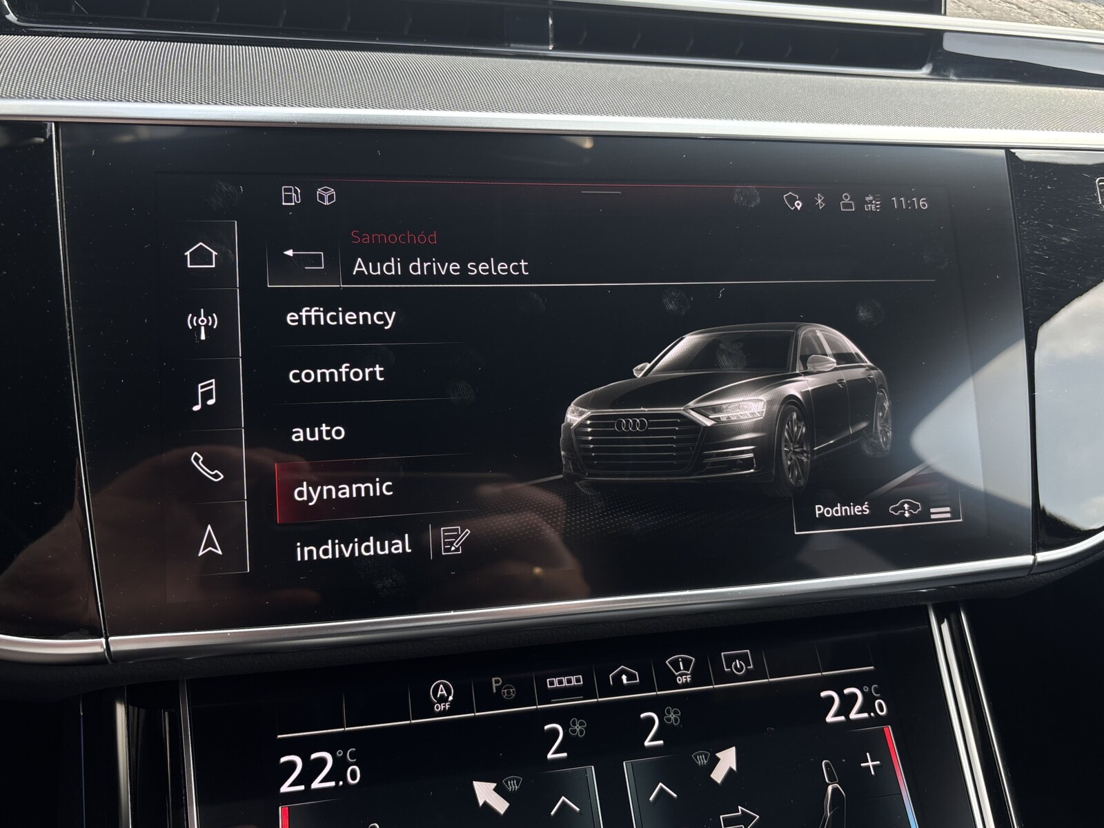 Audi A8 - zdjęcie 21