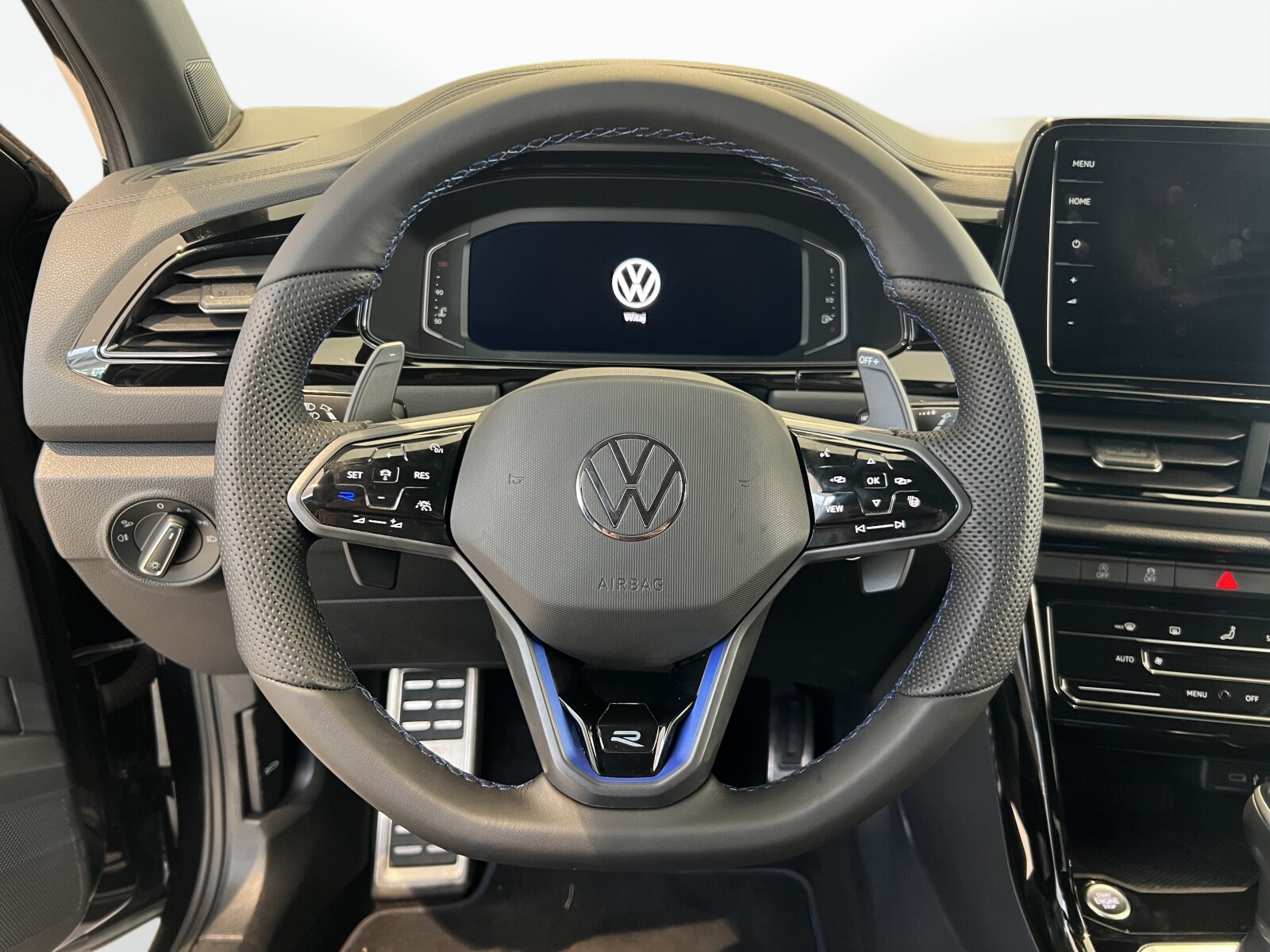 Volkswagen T-Roc - zdjęcie 12
