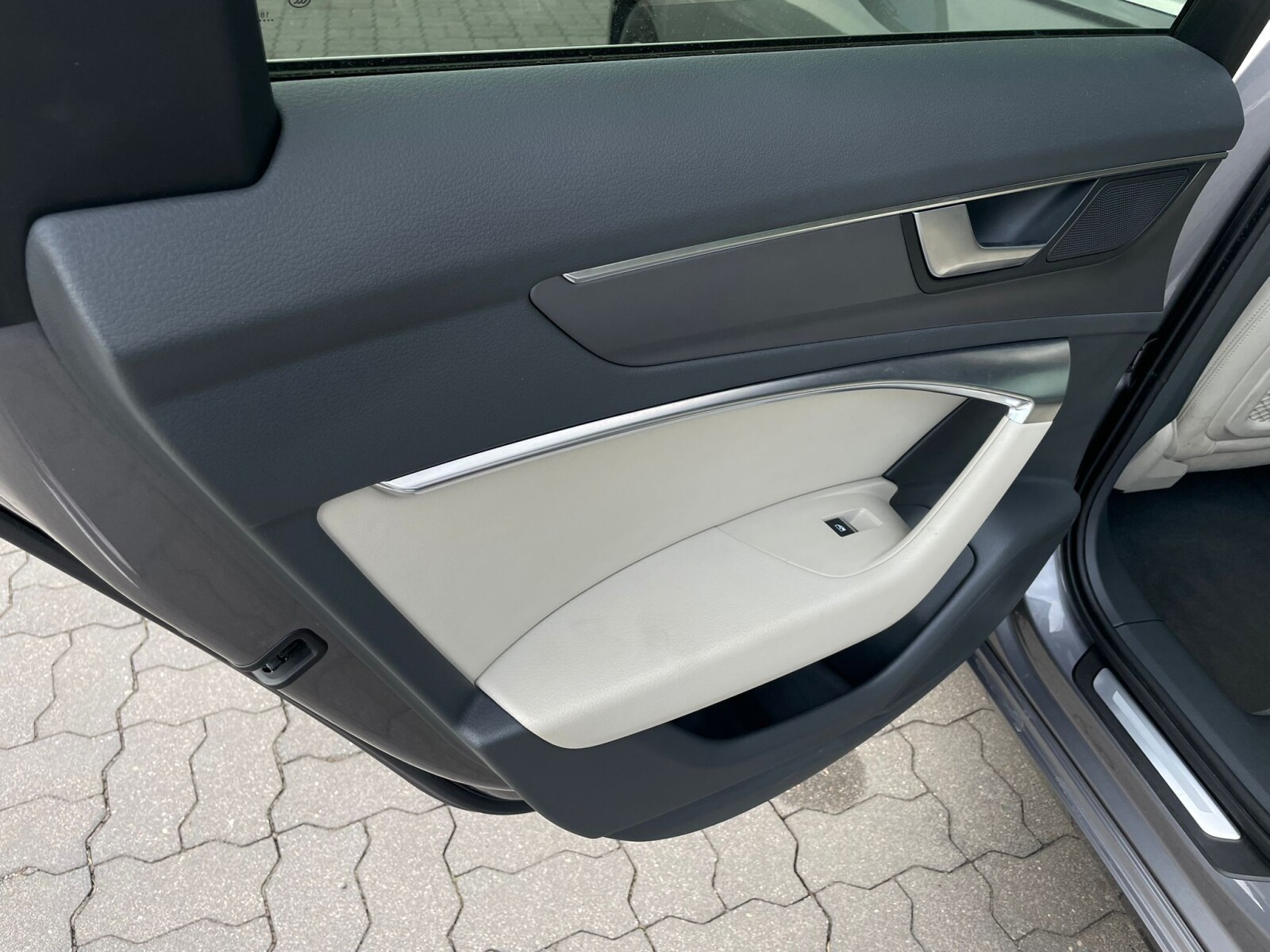 Audi A6 Limousine - zdjęcie 10