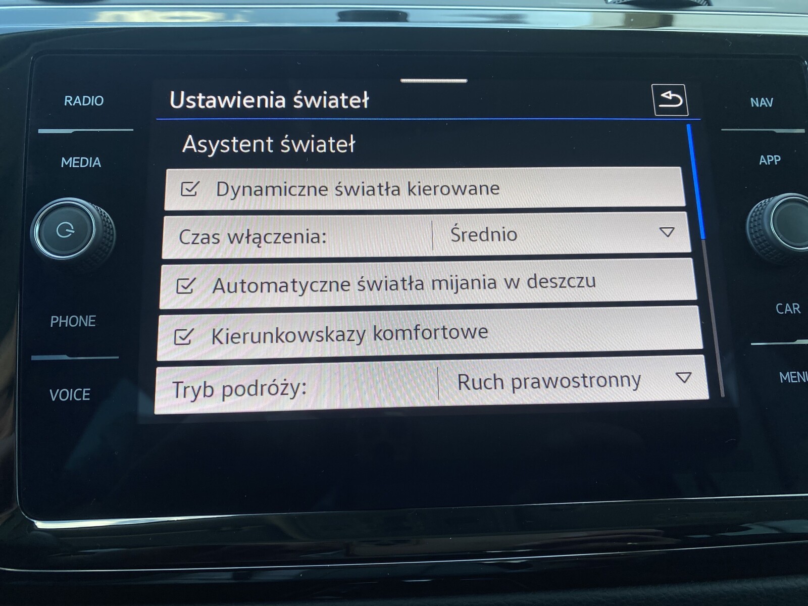 Volkswagen Touran - zdjęcie 25