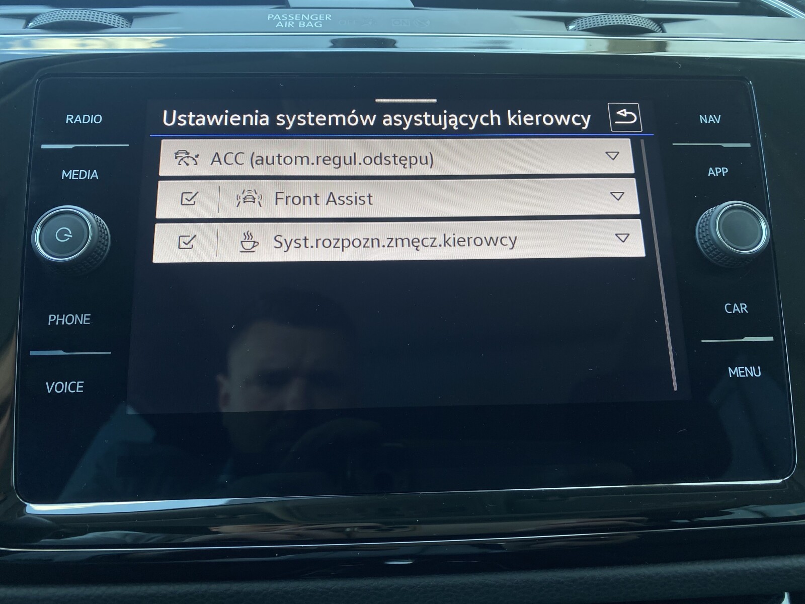 Volkswagen Touran - zdjęcie 22