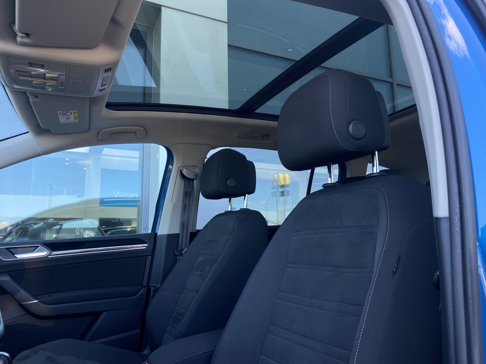 Volkswagen Touran - zdjęcie 11