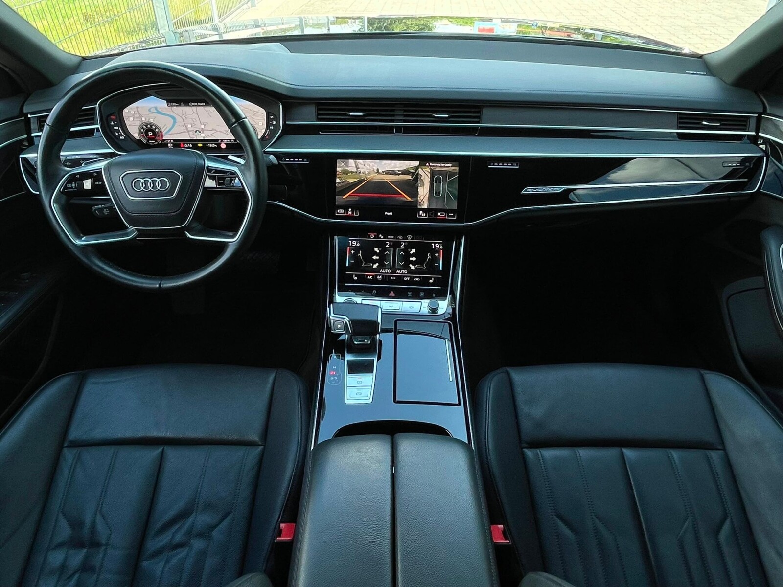 Audi A8 - zdjęcie 15